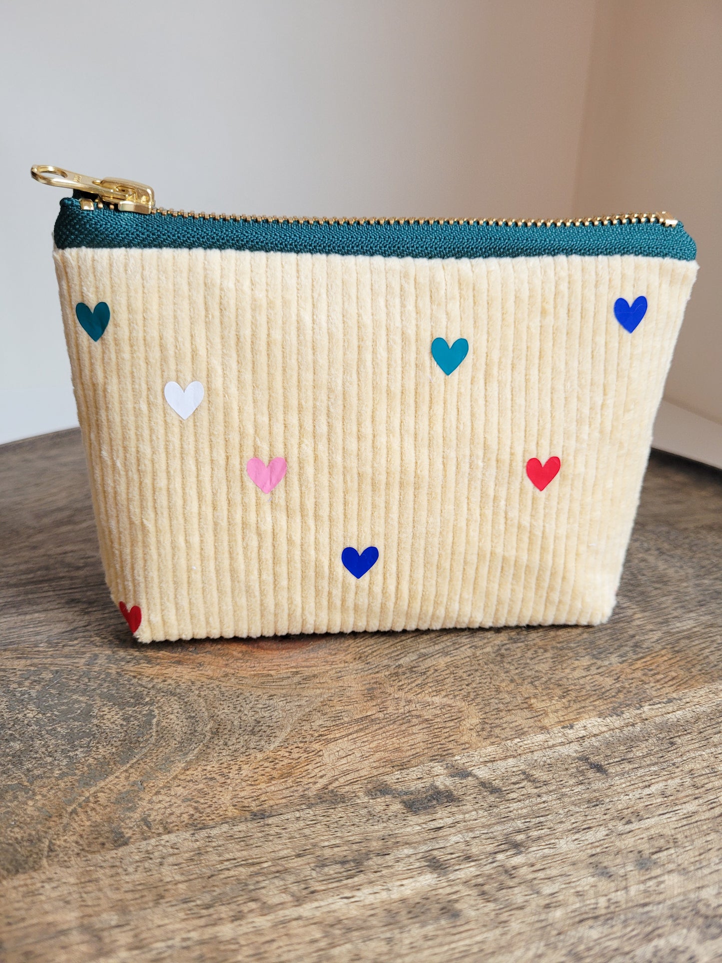 Kosmetiktasche mit bunten Herzen mit Zipper - Größe 15x10 cm