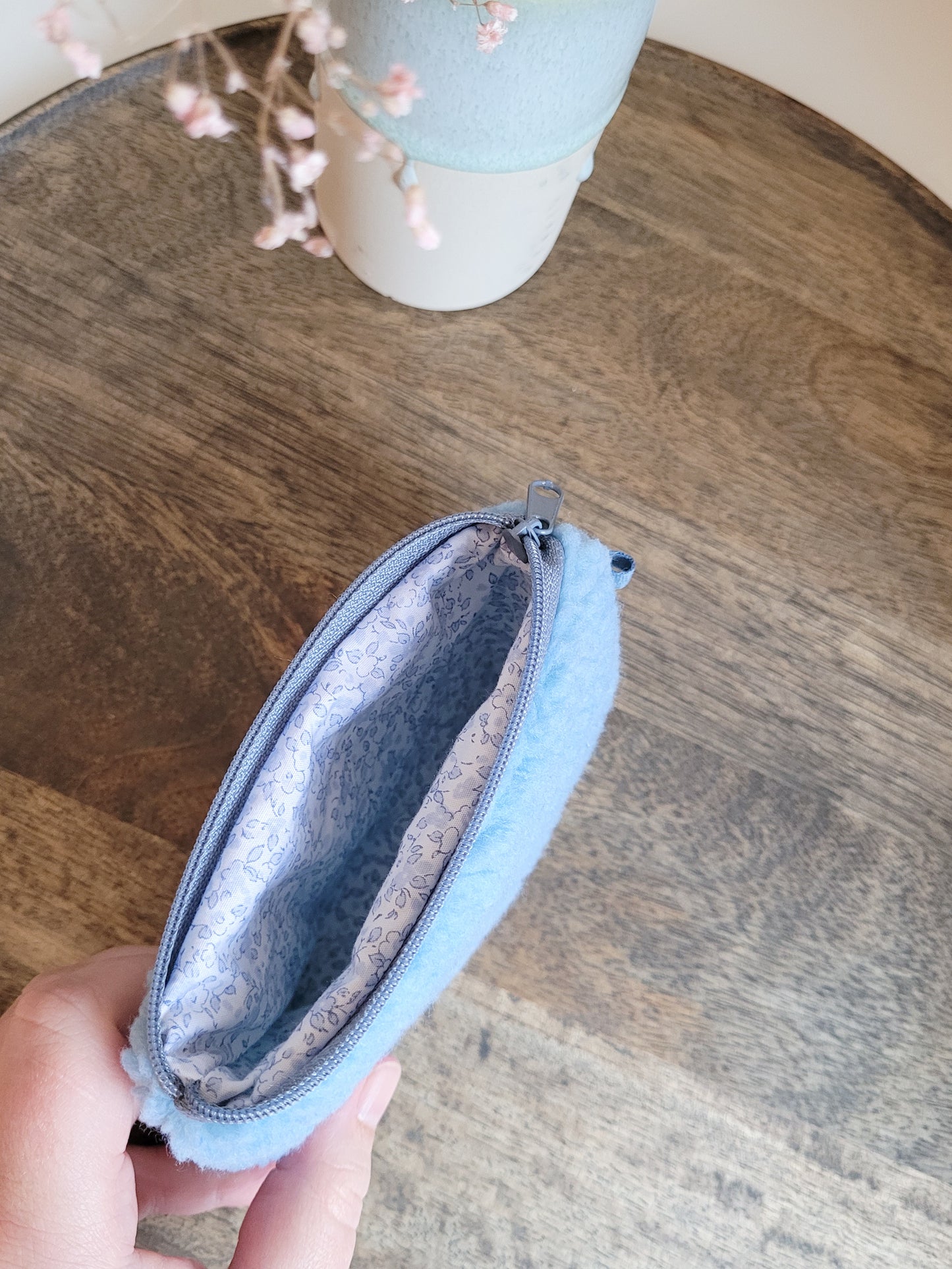 Blaues Teddyfell Täschchen mit Zipper - Größe 14x9 cm