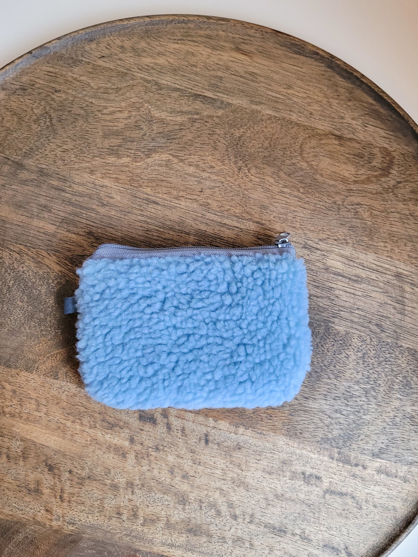 Blaues Teddyfell Täschchen mit Zipper - Größe 14x9 cm