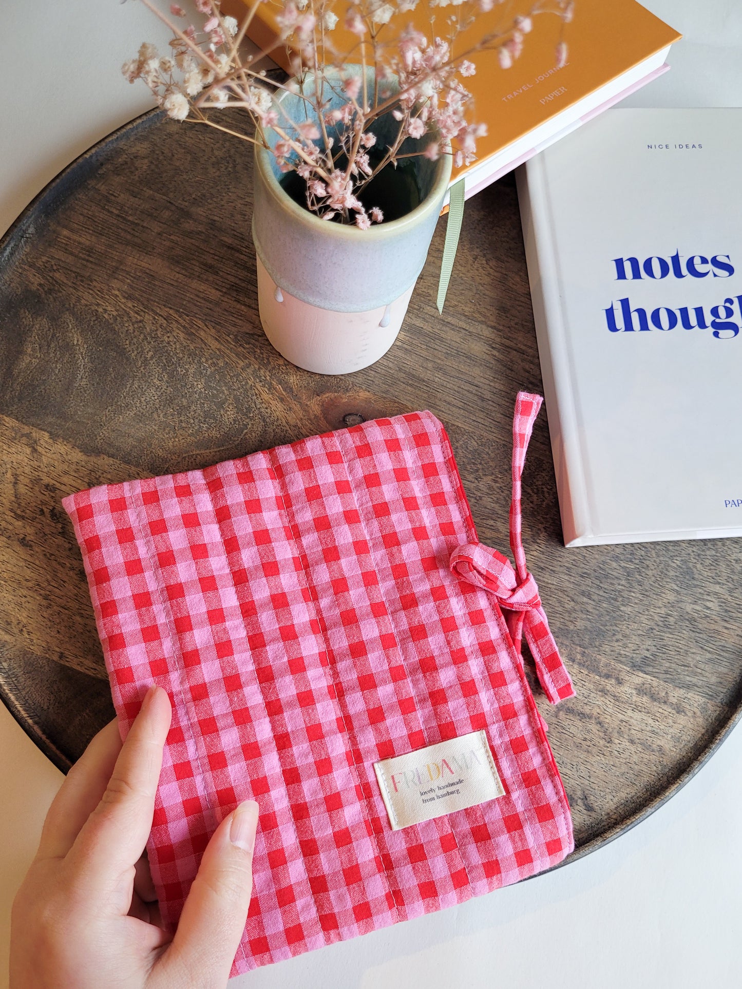 E-Reader Tasche rot/rosa kariert mit Schleife zum Schließen