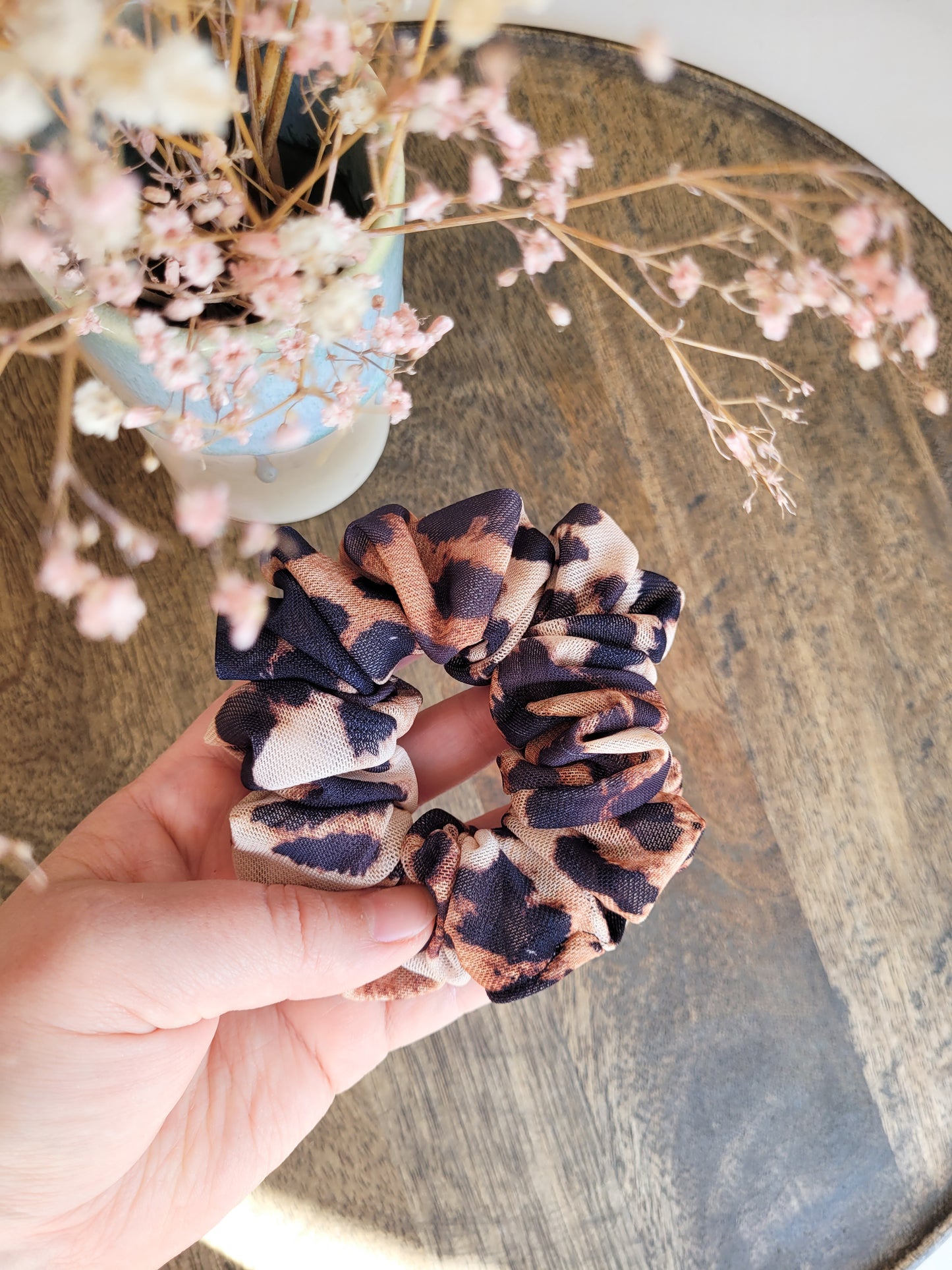 Scrunchie aus weichem Tüll mit Leo-Print