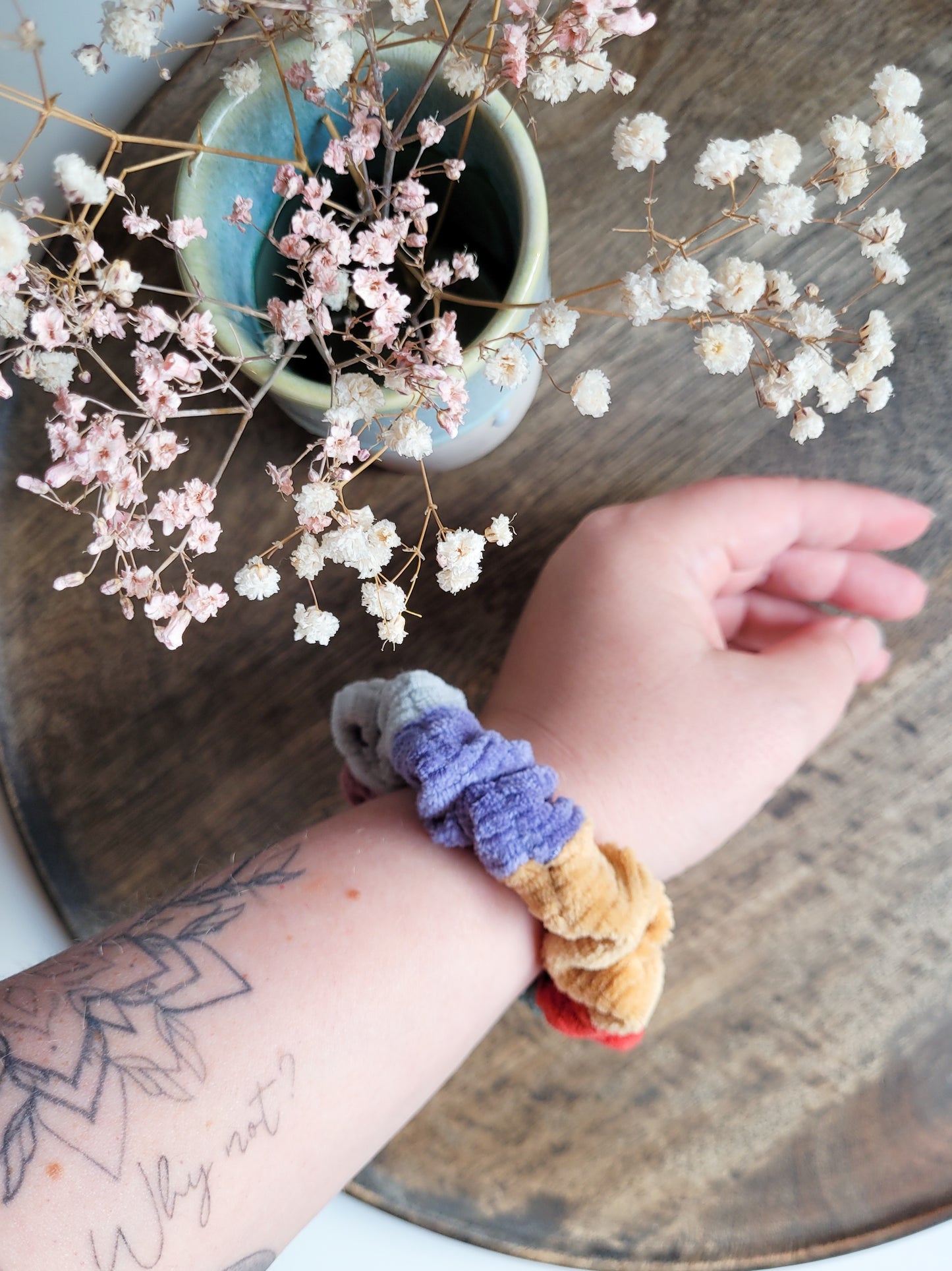 Regenbogen Cord Scrunchie aus 7 Farben - Groß