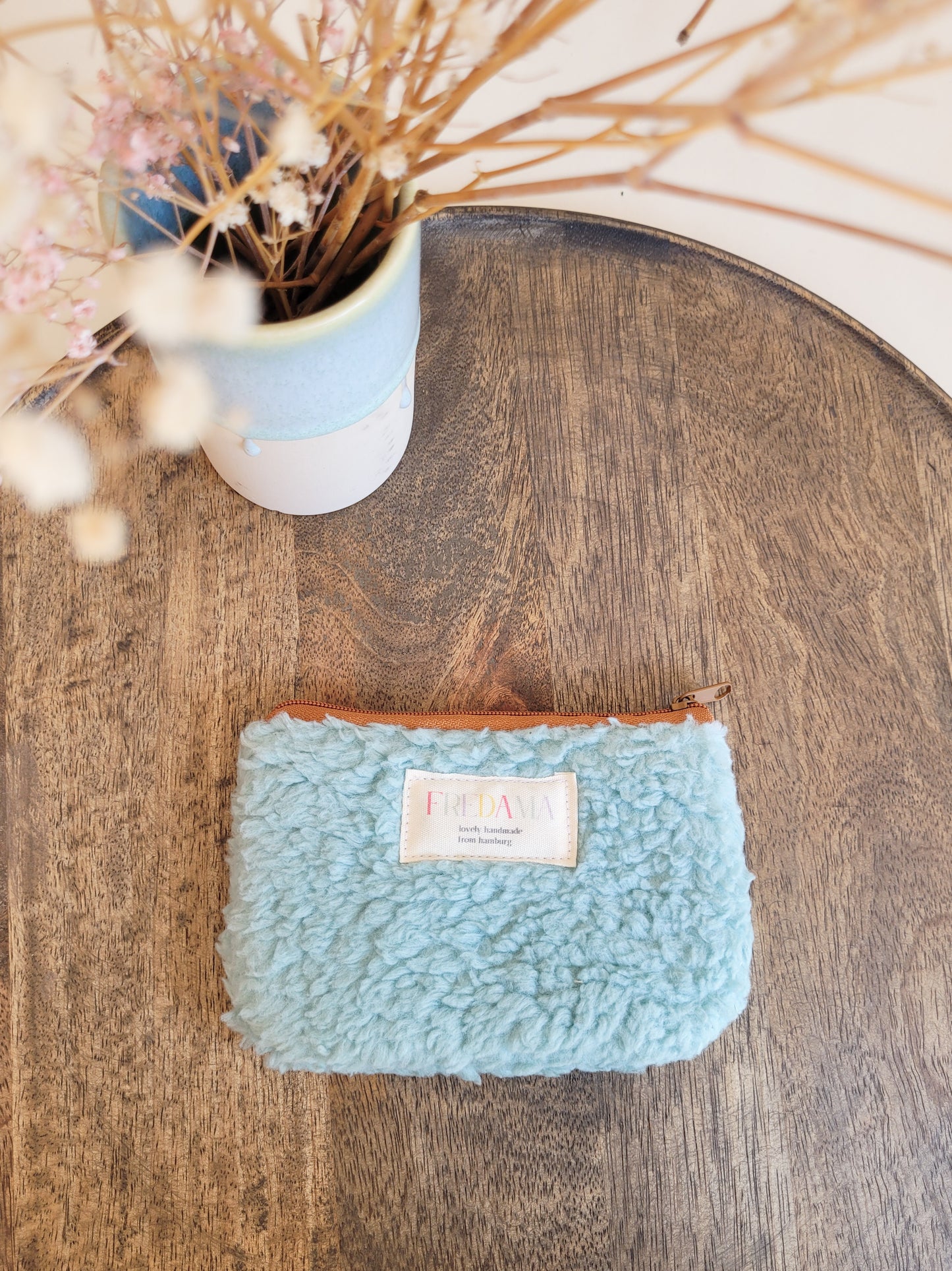 Kleine Teddy Tasche mint, Geldbörse aus Kuschelstoff in hellgrün - 13x9 cm