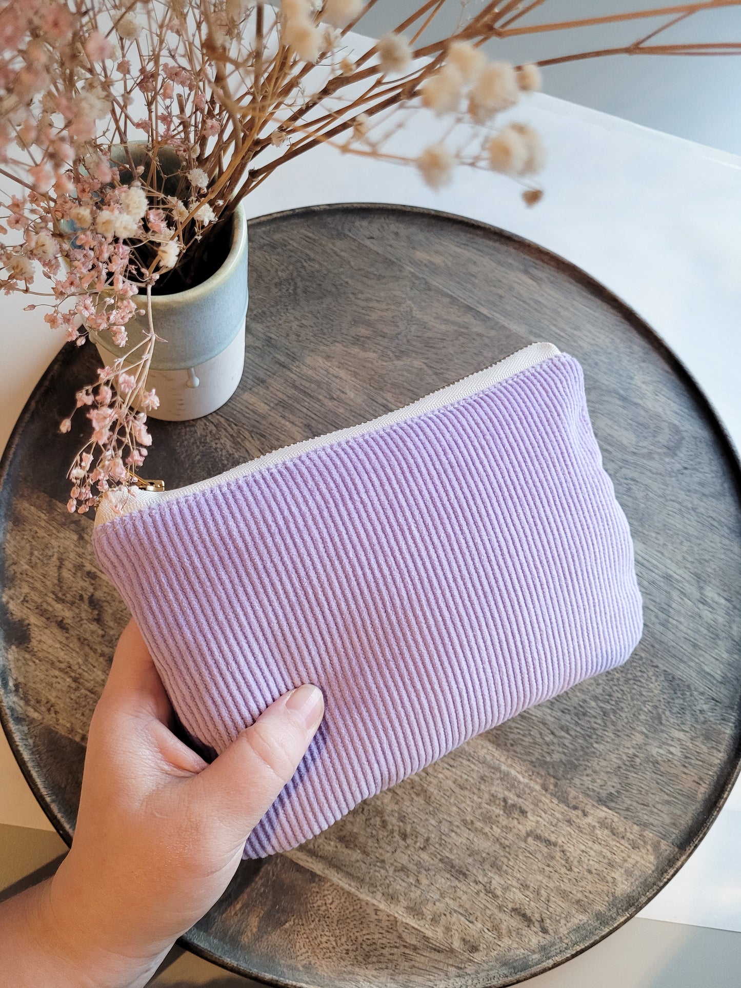 mittelgroße Cord Pouch in lila mit Metall-Zipper - 20x13 cm