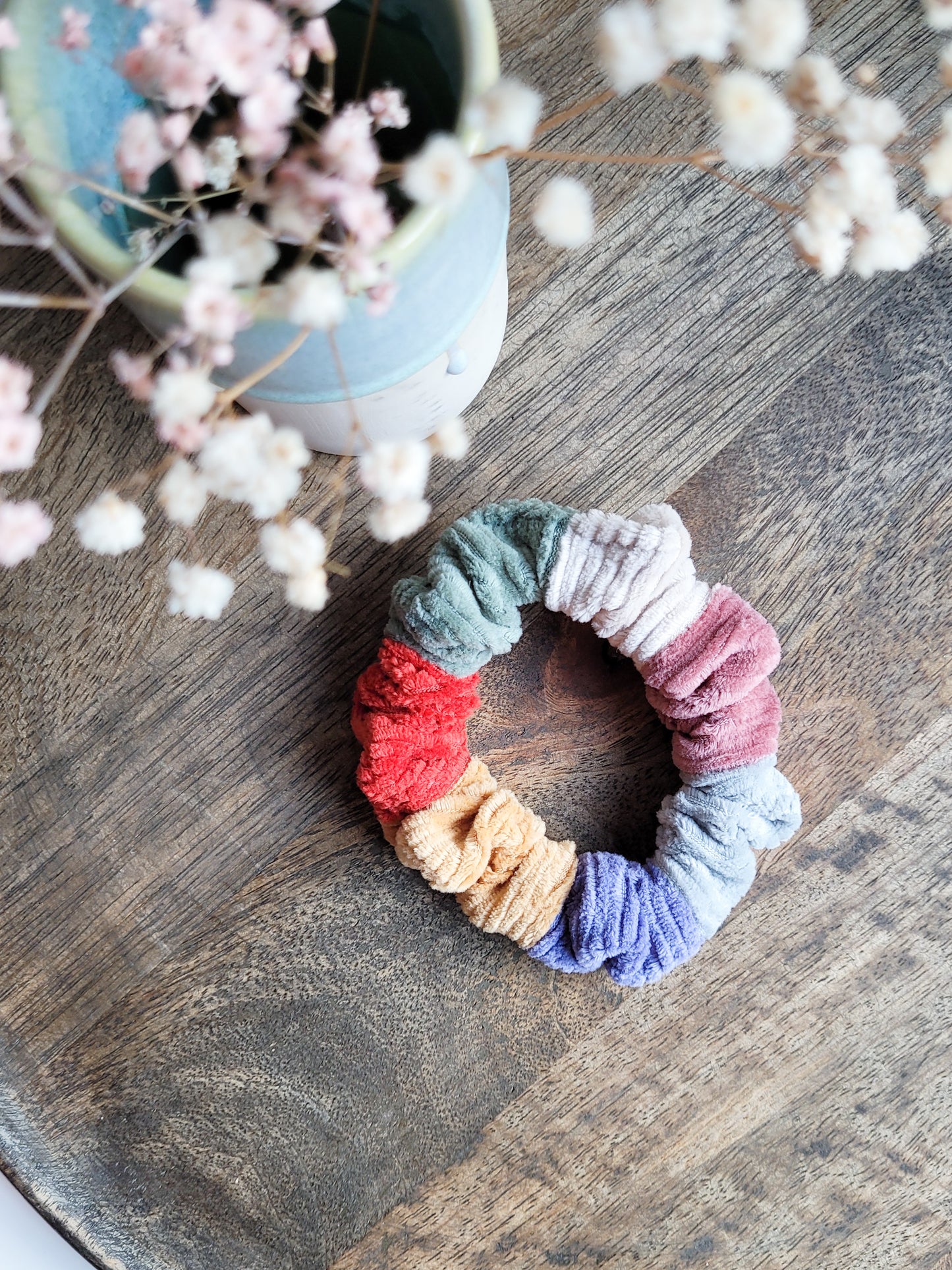 Regenbogen Cord Scrunchie aus 7 Farben - Groß