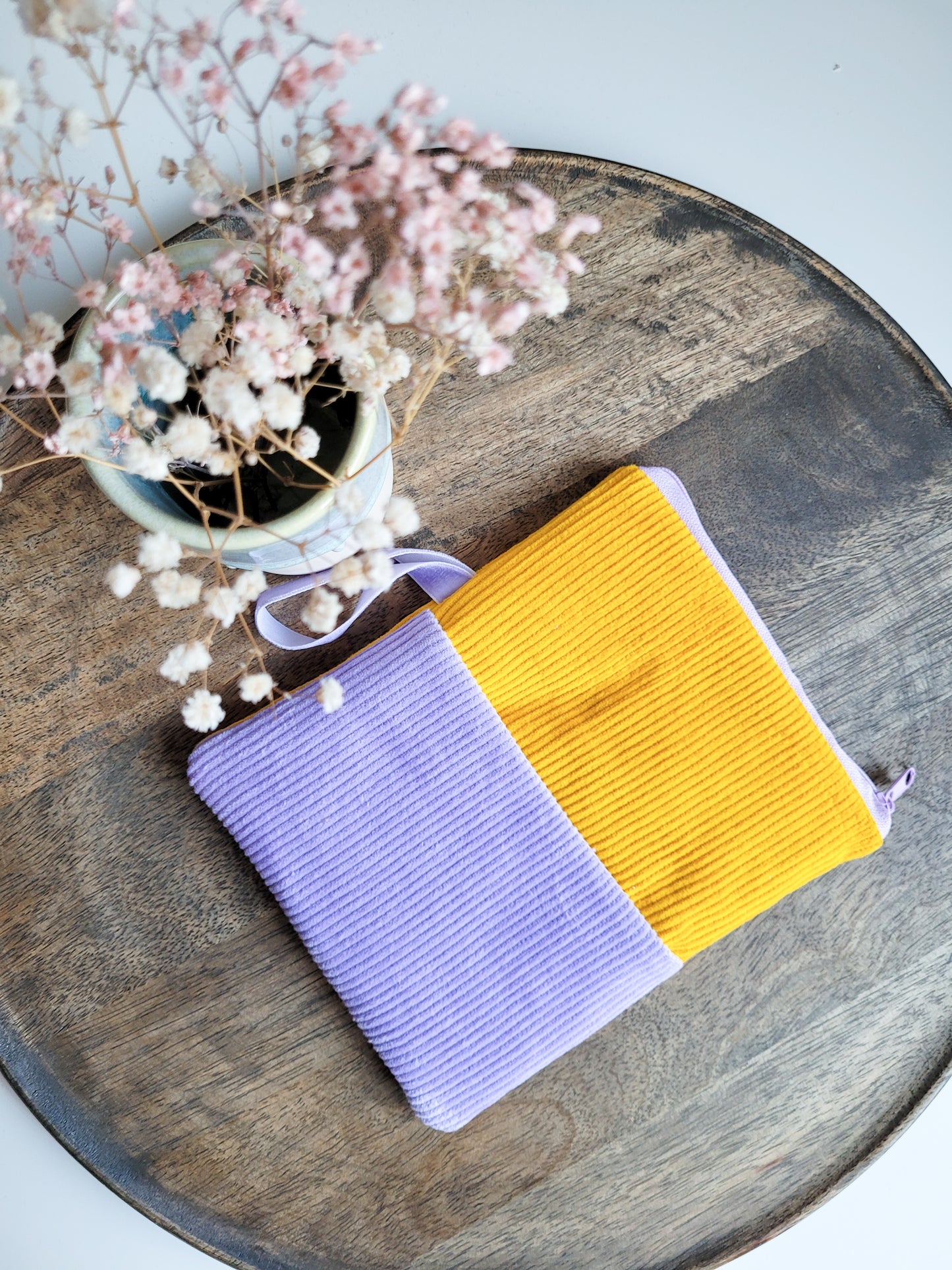 E-Reader Tasche aus Cord in Gelb & Lila, E-Book Hülle