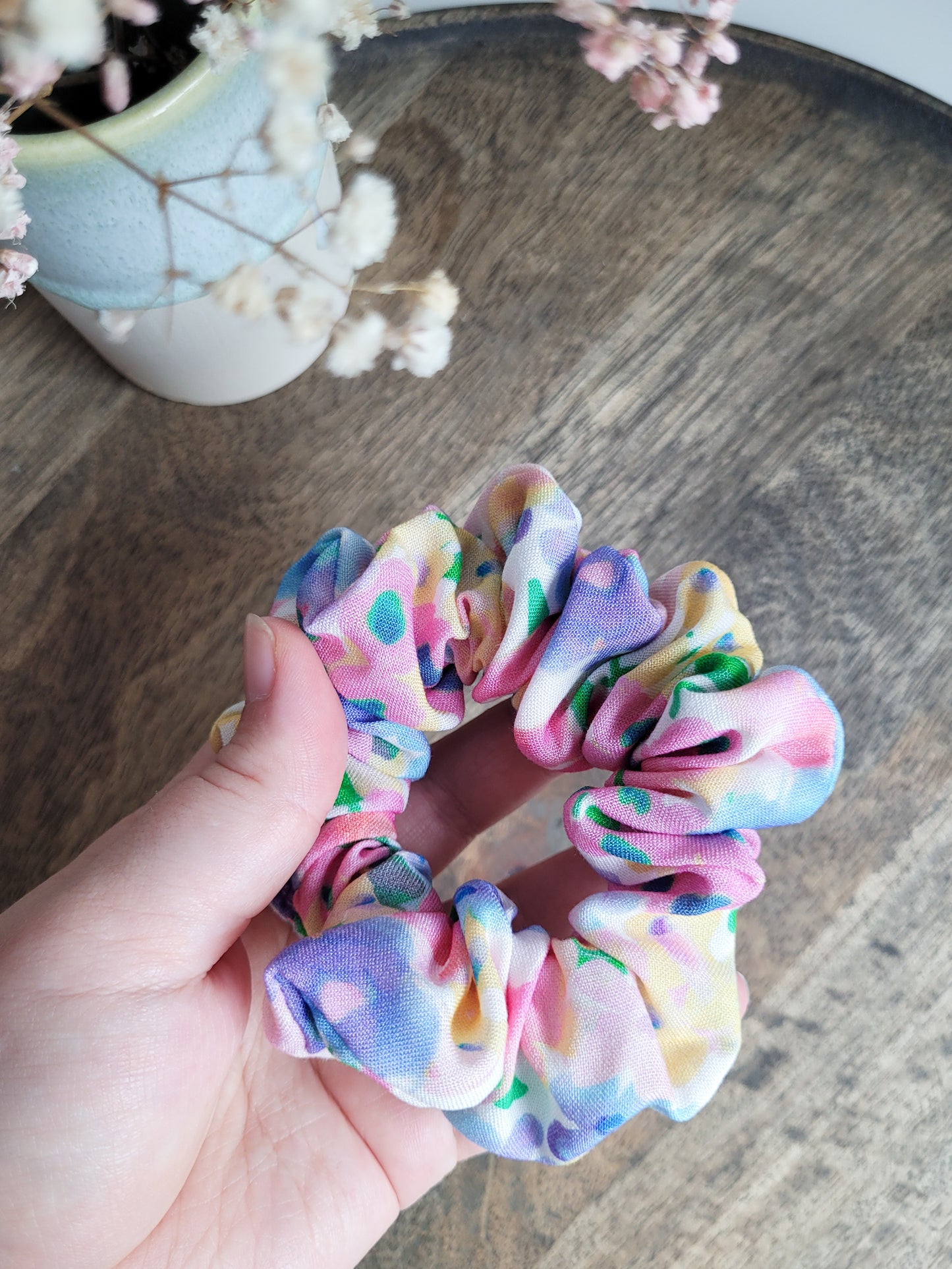 Viskose buntes Blumenmuster Scrunchie - mittelgroß