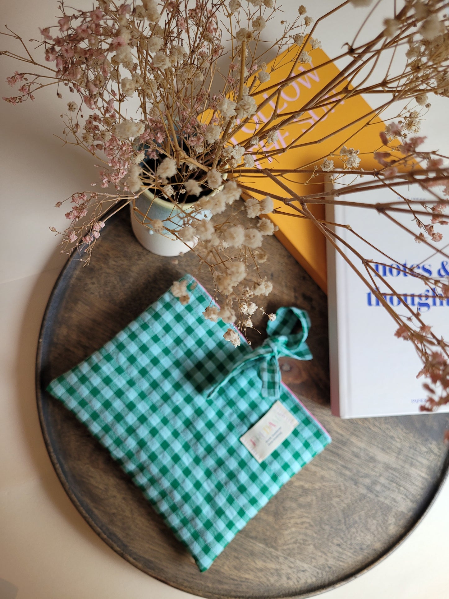 E-Reader Tasche grün/mint kariert mit Schleife zum Schließen