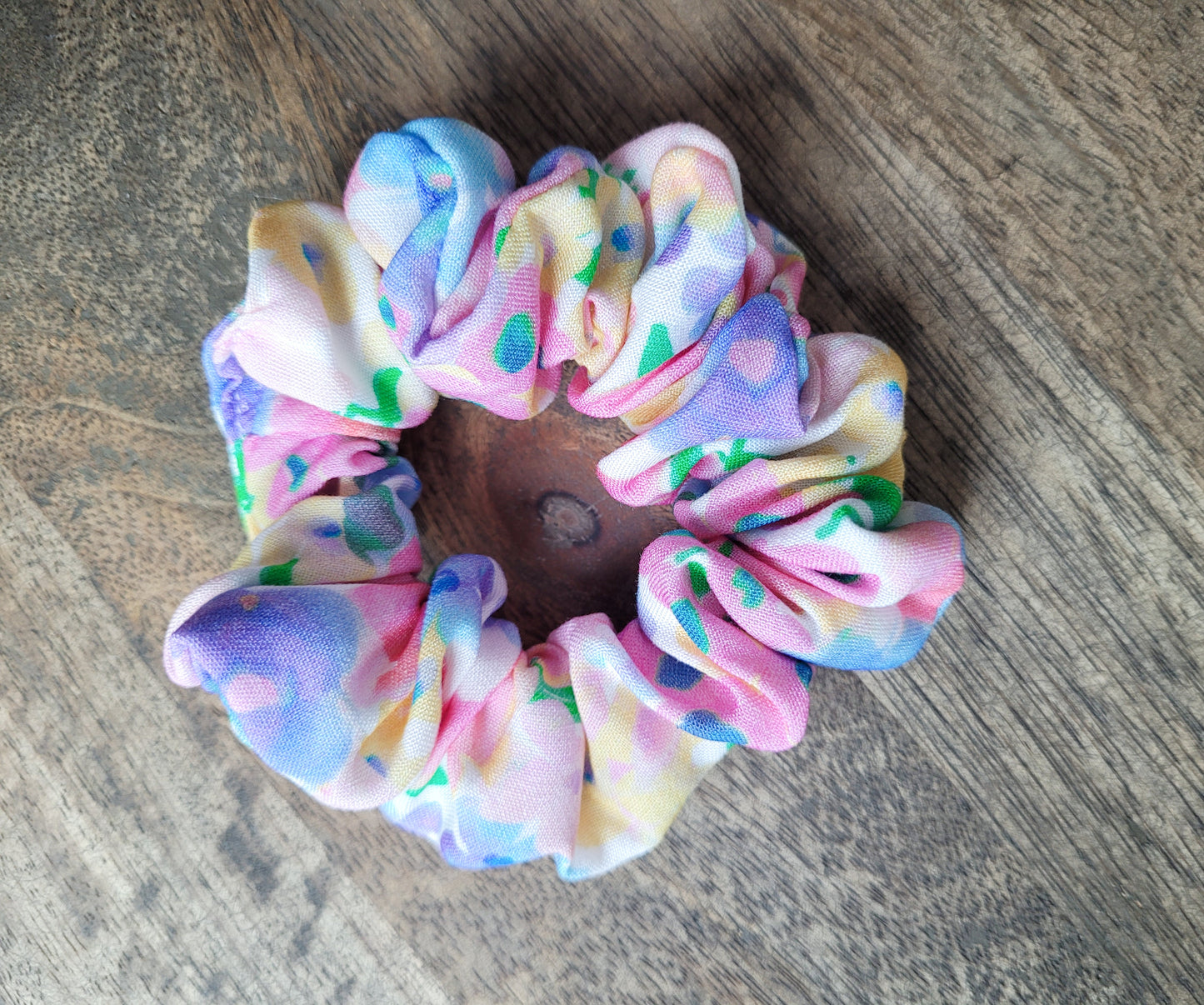 Viskose buntes Blumenmuster Scrunchie - mittelgroß