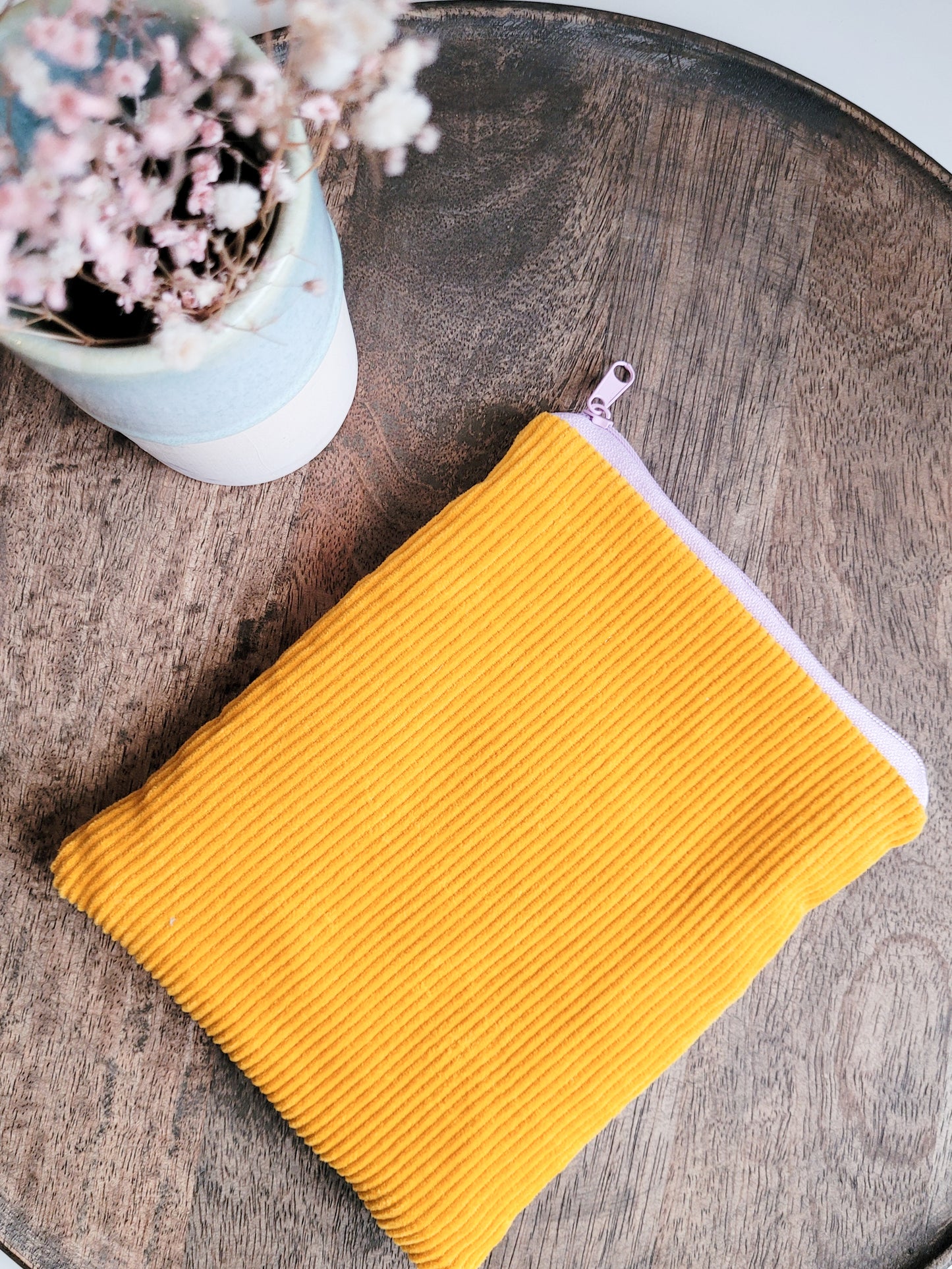 E-Reader Tasche aus Cord in Gelb & bunt, E-Book Hülle