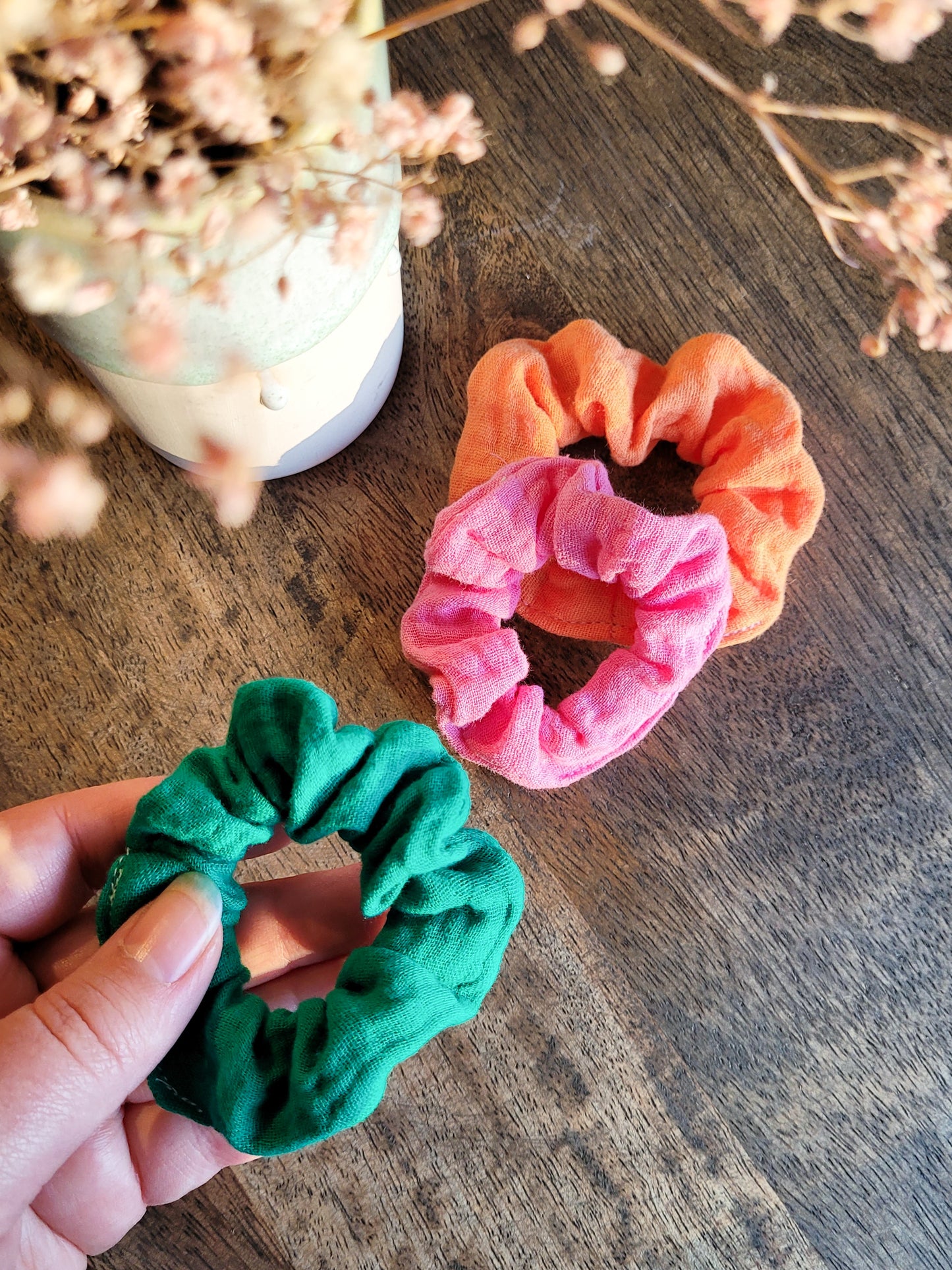 Mini Musselin Scrunchie in knalligen Farben