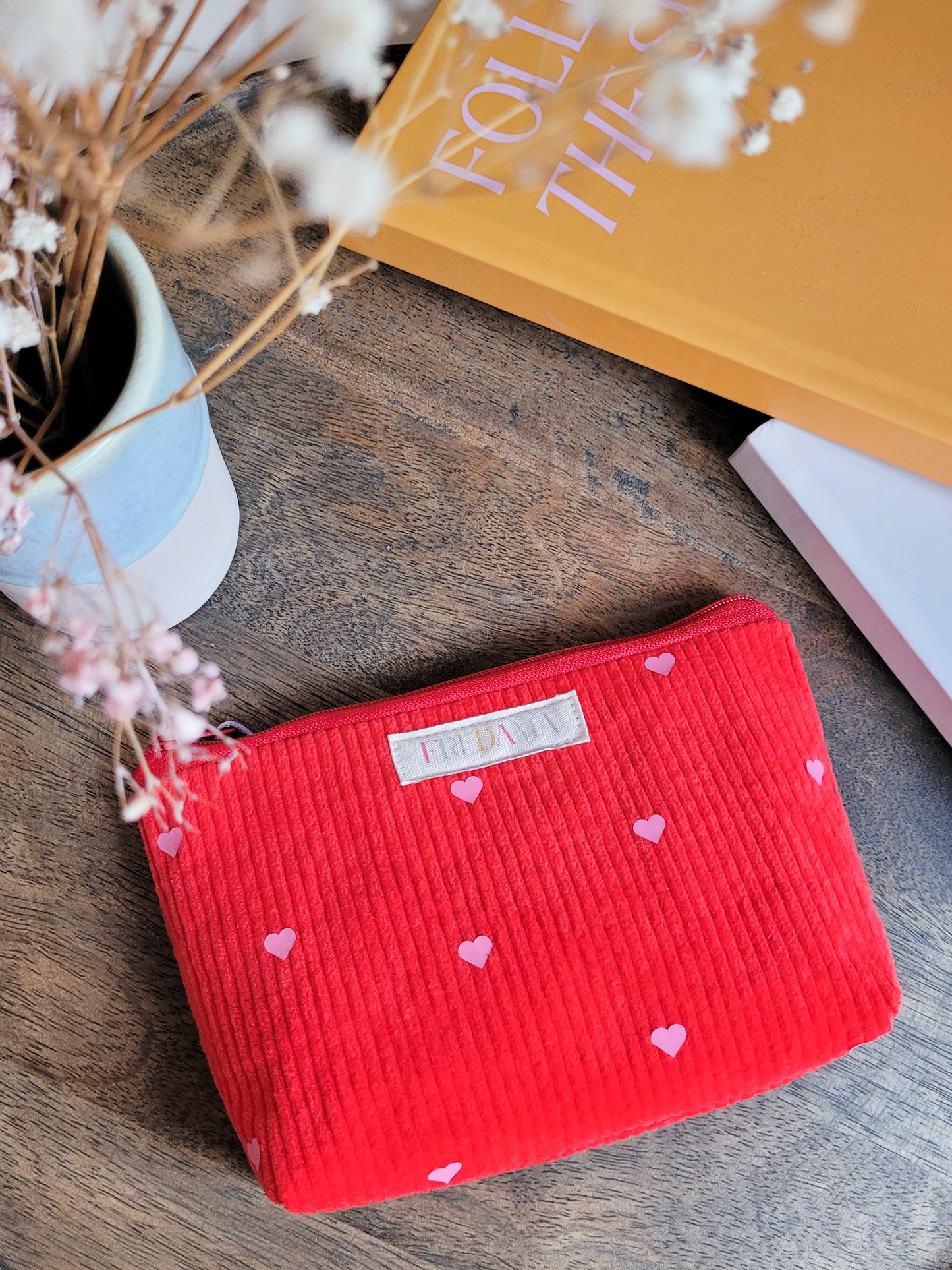 rote Cord-Kosmetiktasche mit rosa Herzen, 17x11x4 cm