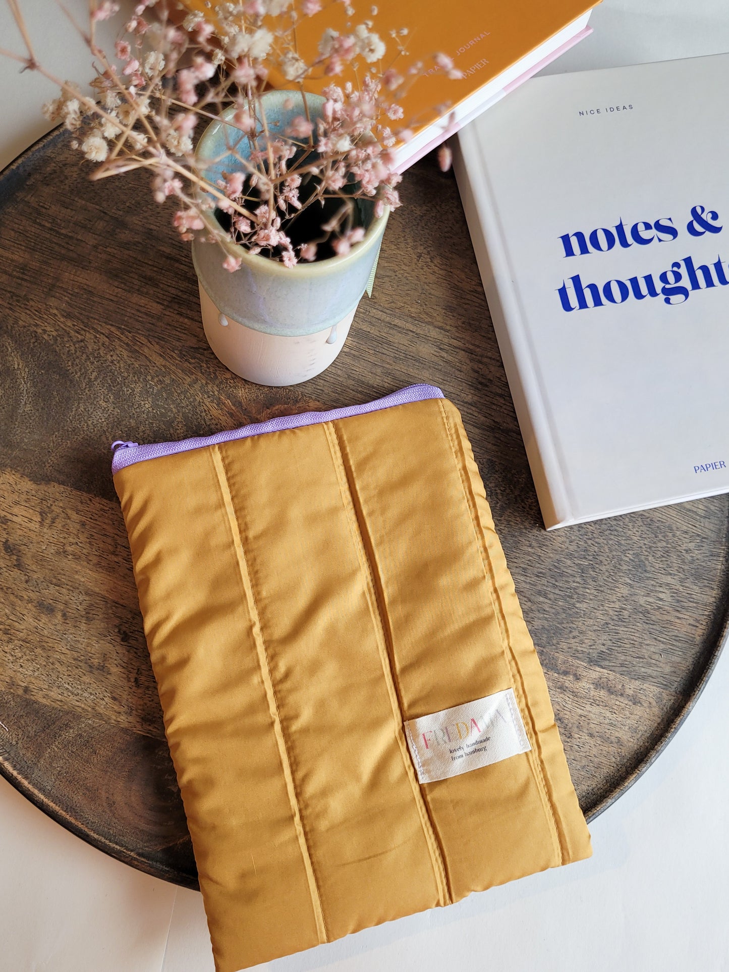 E-Reader Tasche aus Steppstoff in Senfgelb, wasserdichte E-Book Hülle