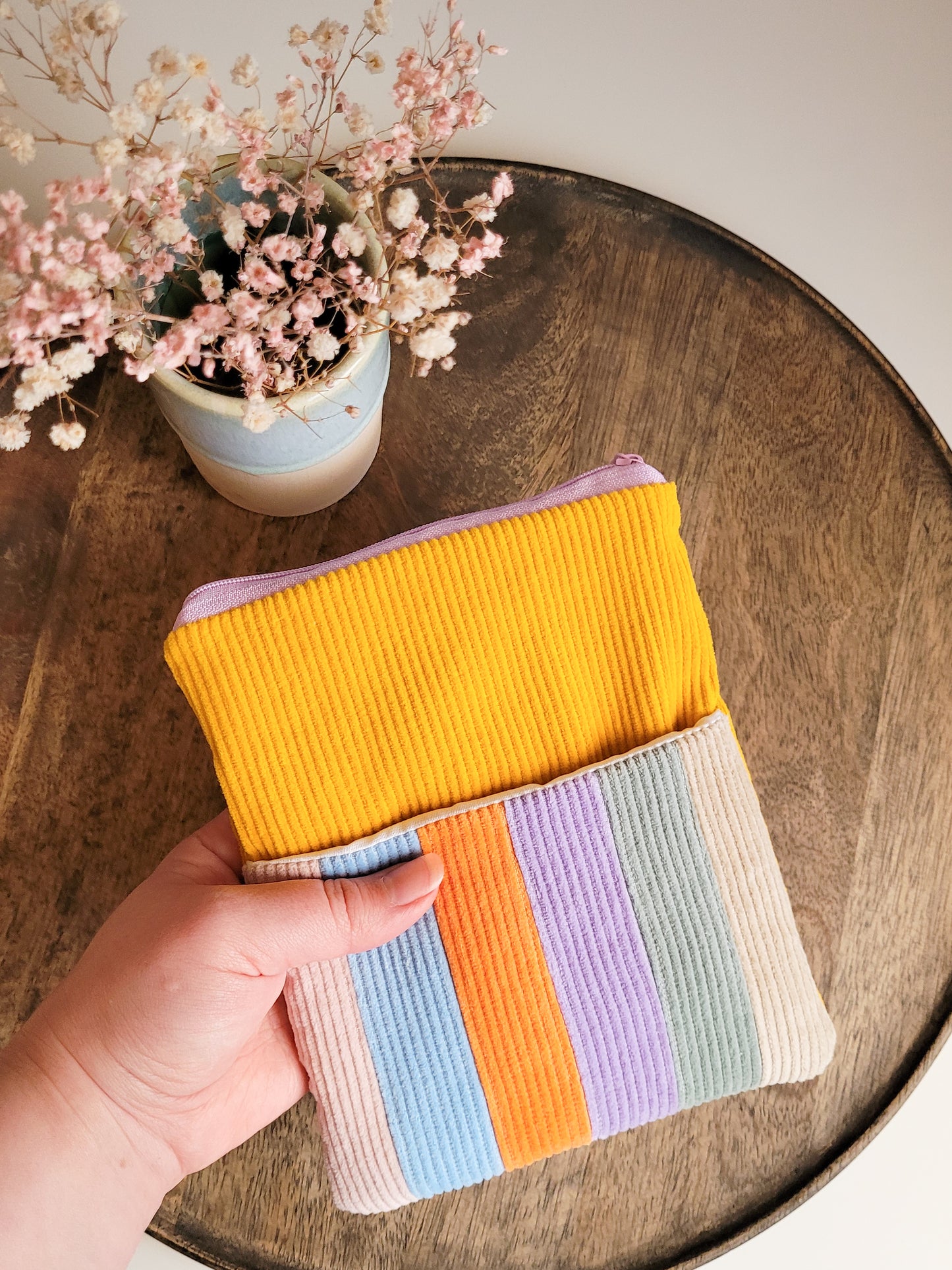 E-Reader Tasche aus Cord in Gelb & bunt, E-Book Hülle