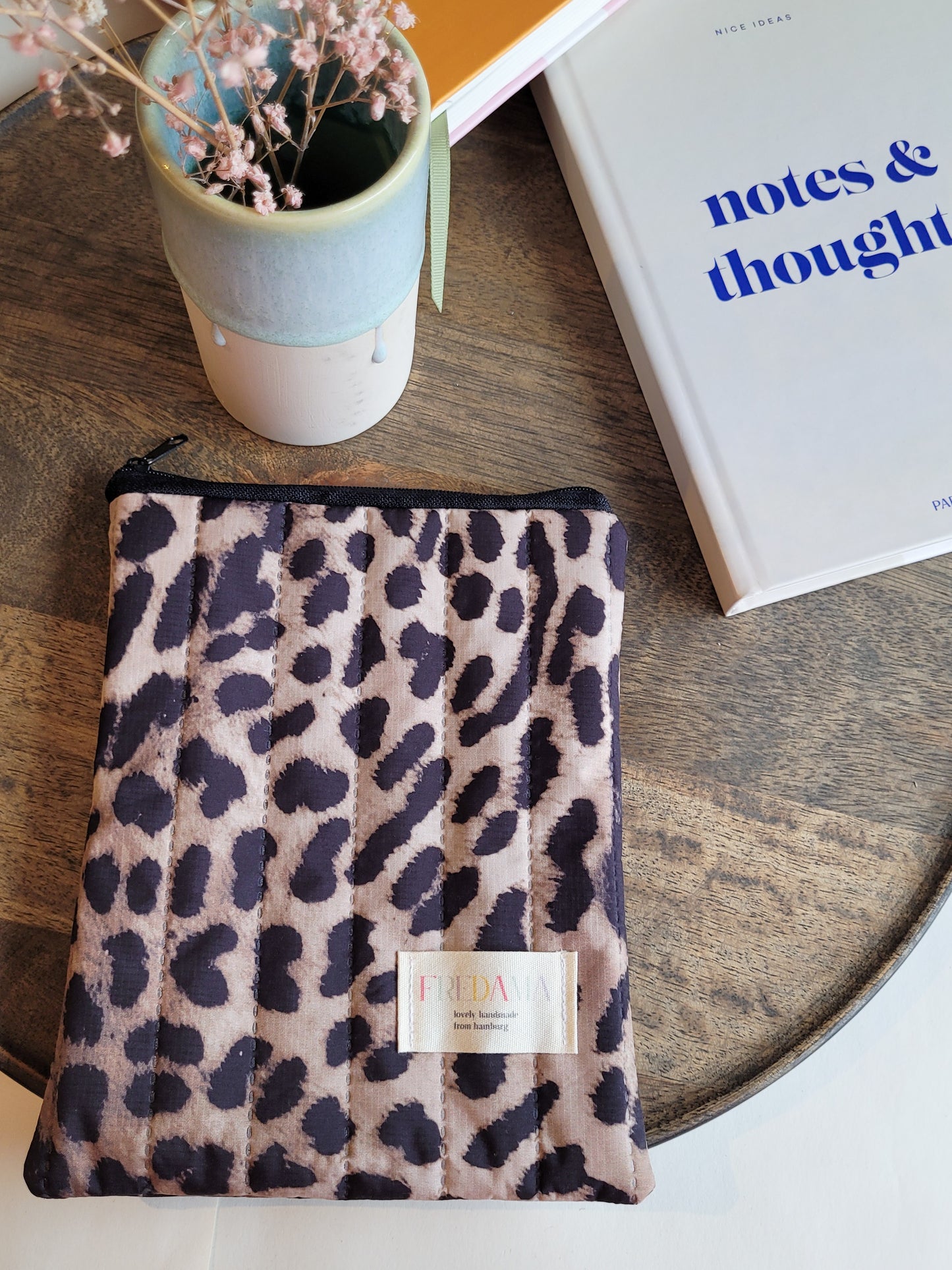 E-Reader Tasche aus Steppstoff in Leo-Print, E-Book Hülle