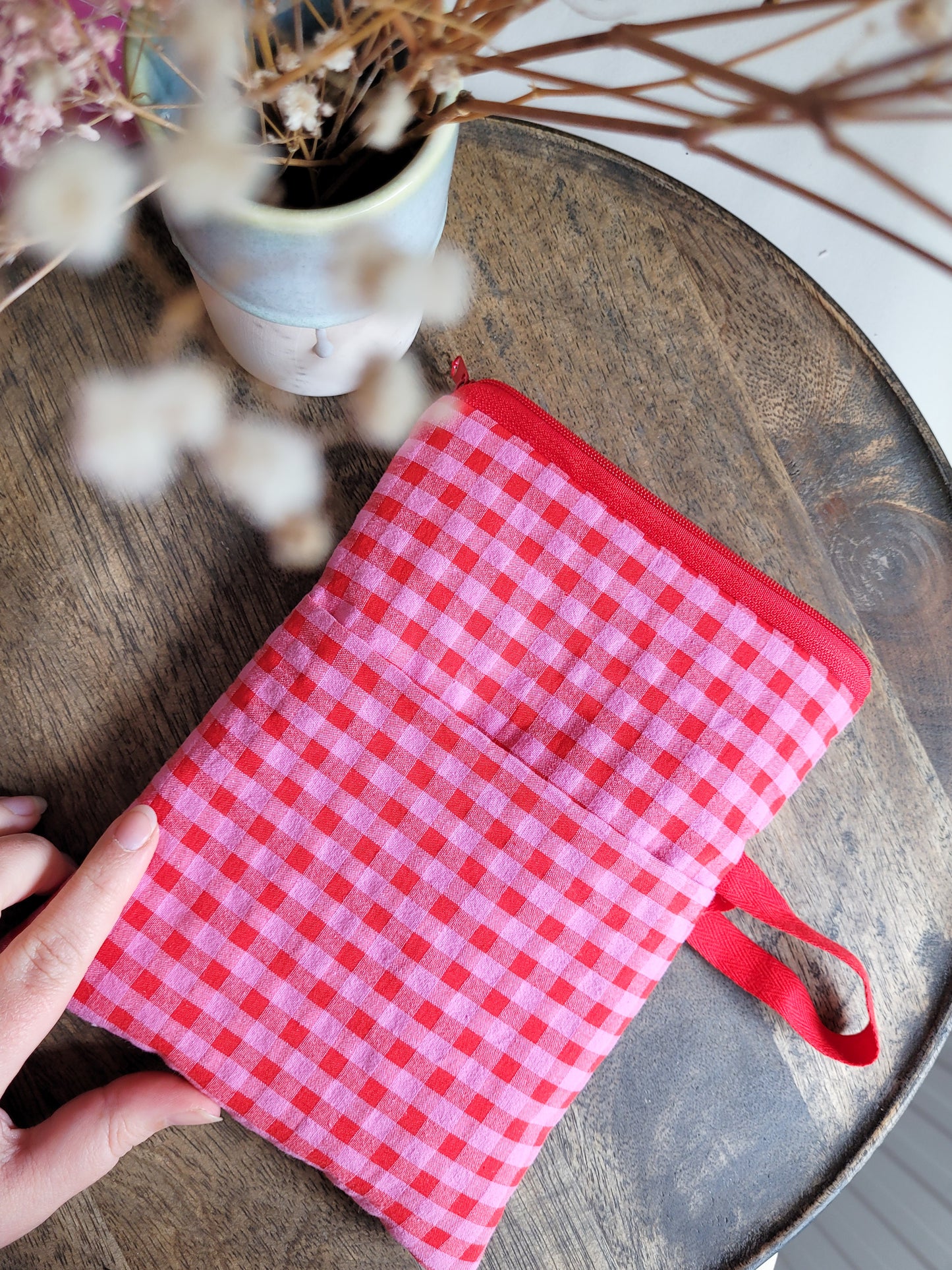 E-Reader aus rot/pinkem karierten Seersucker, E-Book Hülle