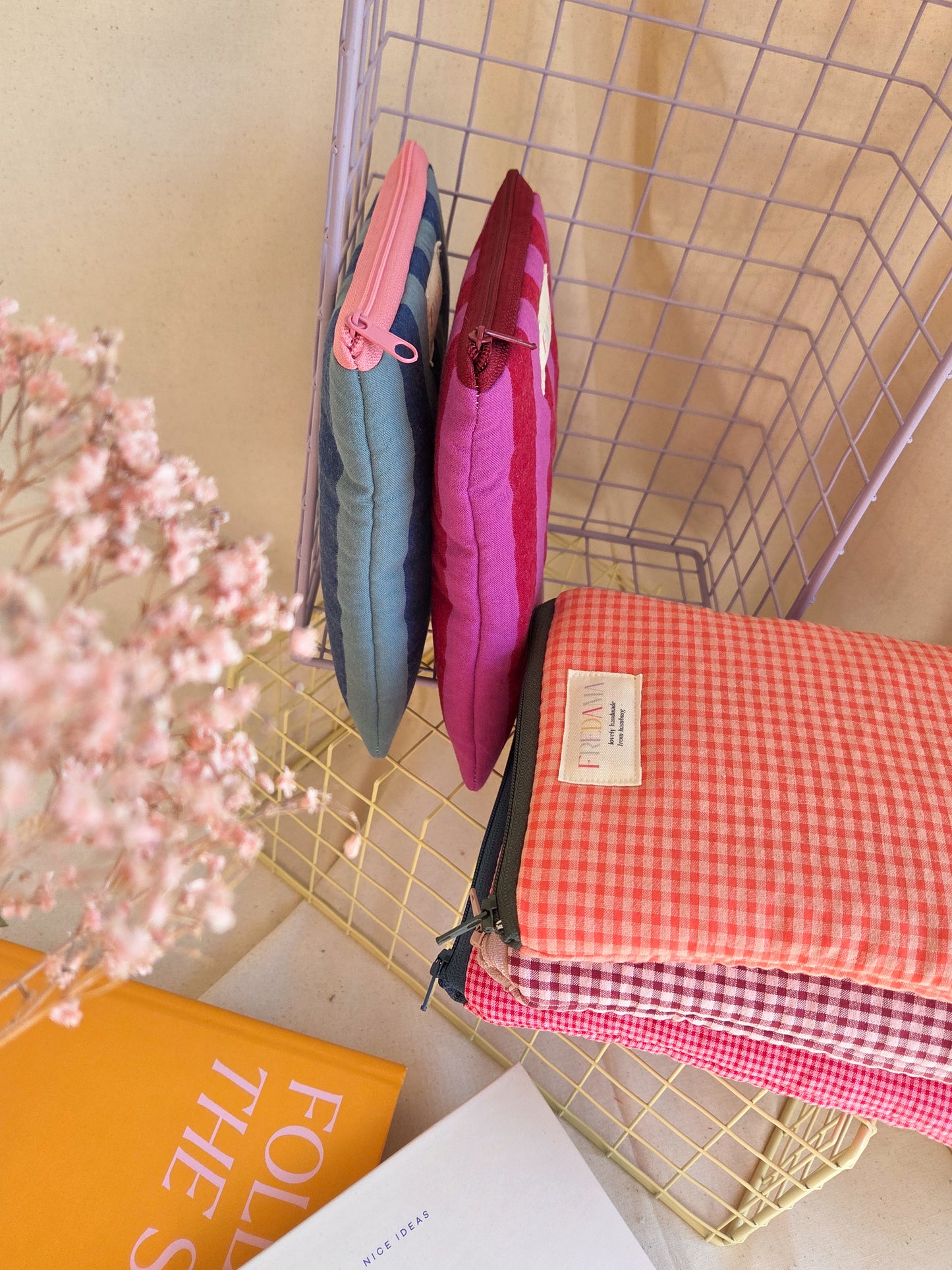 E-Reader / Laptop Tasche rot/rosa kariert, E-Book-Hülle mit Zipper, karierte / gestreifte Tasche für dein Notebook