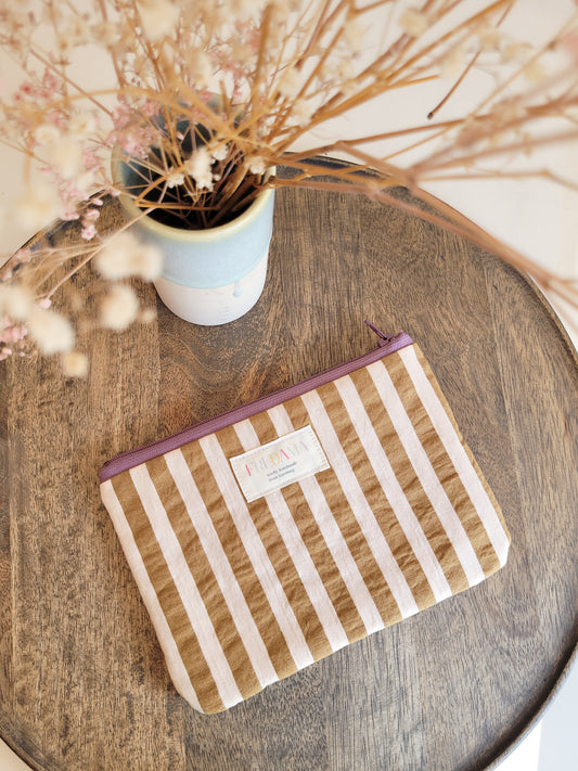 Große gestreifte Ocker/weiß Pouch, Seersucker Tasche mit Zipper  - 20 x13 cm