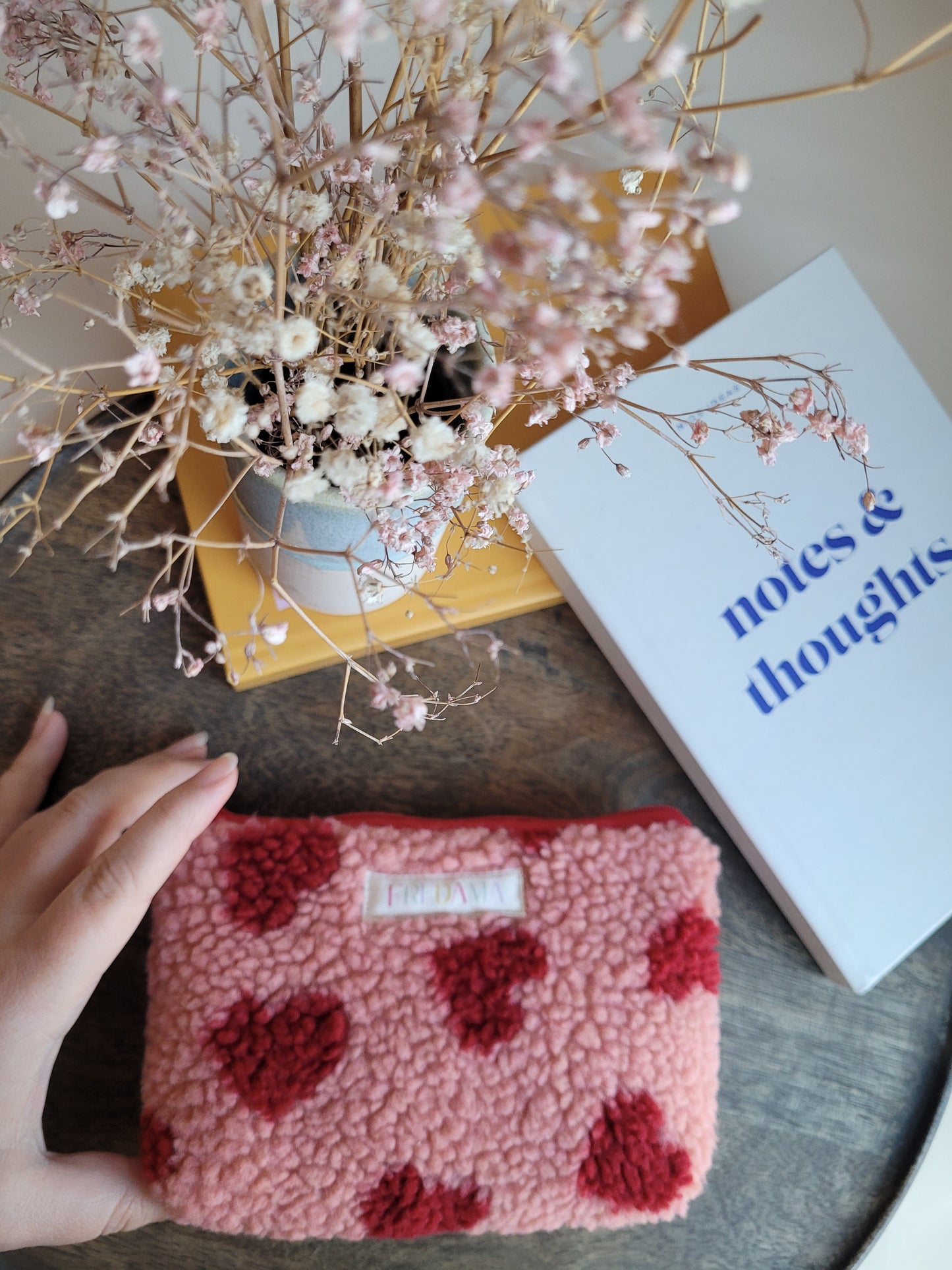 Mittelgroße Teddy-Tasche rosa mit Herzen, Täschchen aus Kuschelstoff  - 17x12x3 cm