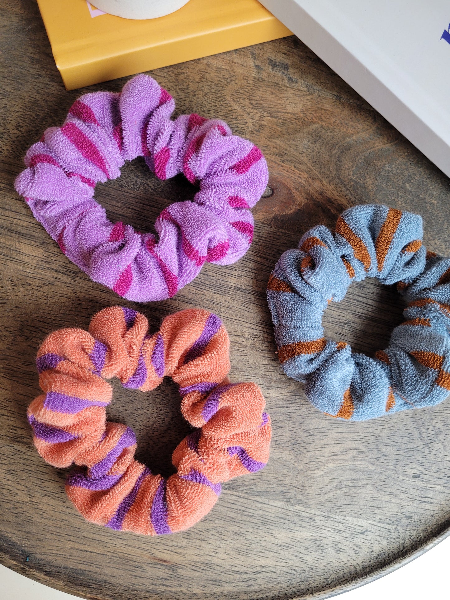 Skinny Frottee Scrunchie, gestreifte Handtuch Haargummis
