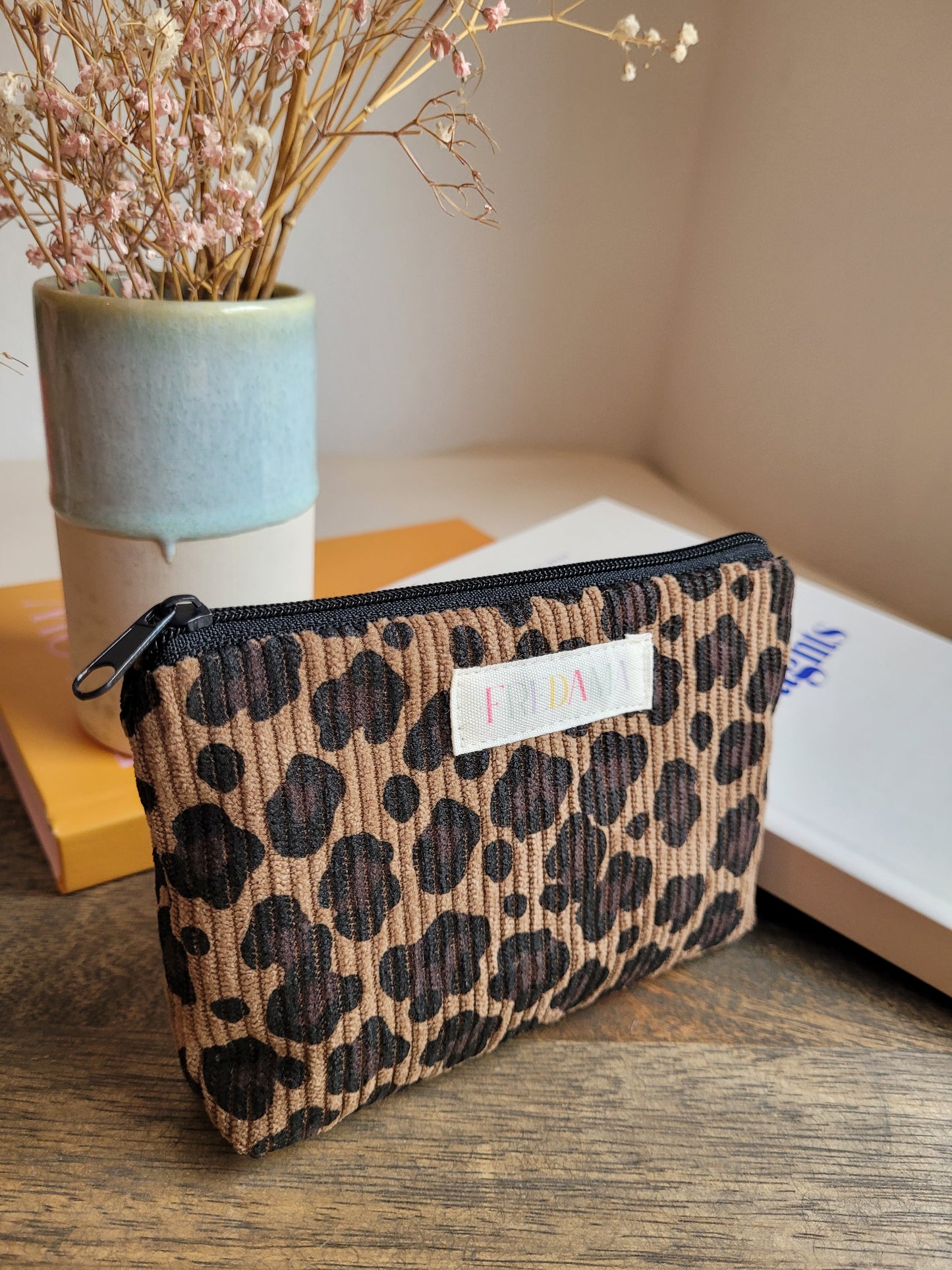 Leo-Print dunkles Kosmetiktäschchen, Cord-Tasche mit Zipper, 14x10x2 cm