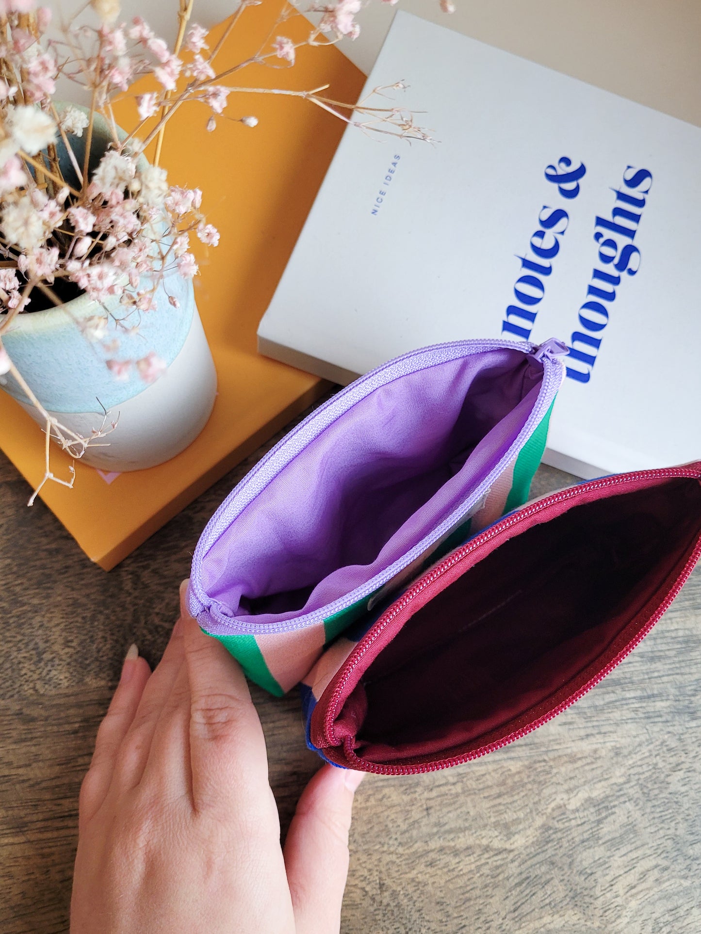 Mini bunte Schminktasche blau/rosa gestreifter Canvas, mit Boden, Maße 13x9x2 cm