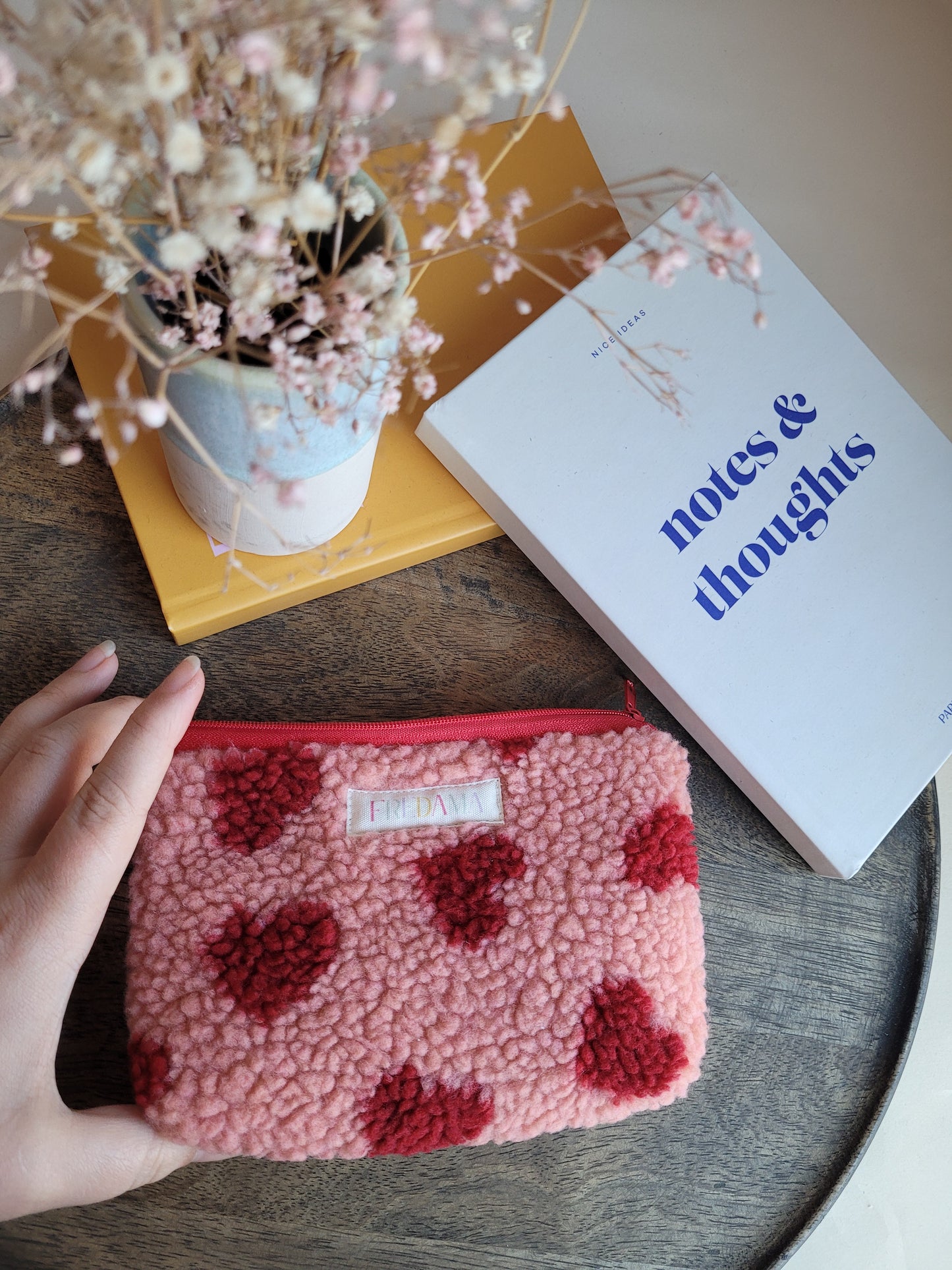 Mittelgroße Teddy-Tasche rosa mit Herzen, Täschchen aus Kuschelstoff  - 17x12x3 cm