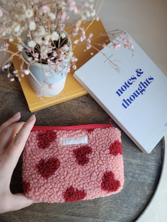 Mittelgroße Teddy-Tasche rosa mit Herzen, Täschchen aus Kuschelstoff  - 17x12x3 cm