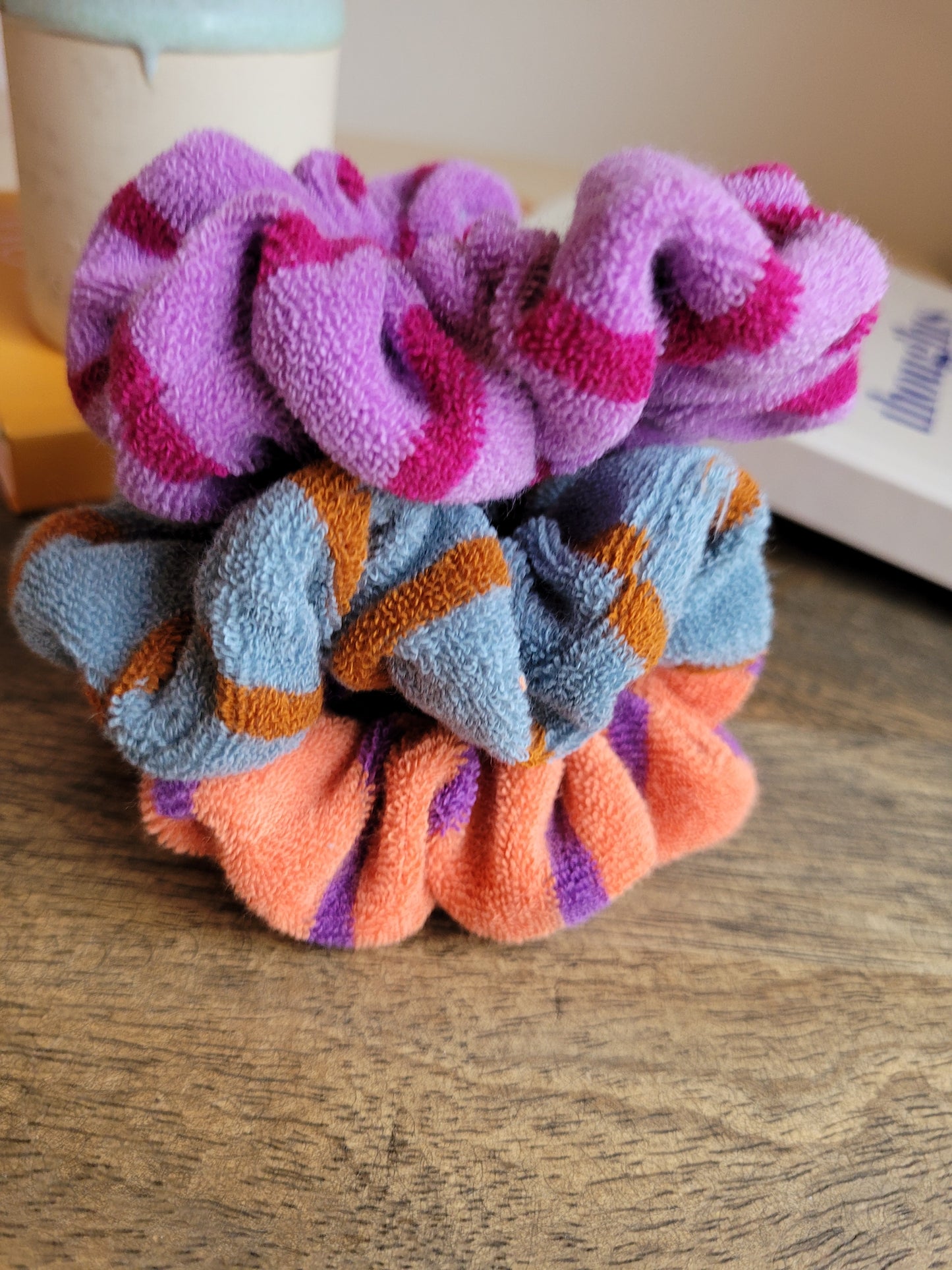 Skinny Frottee Scrunchie, gestreifte Handtuch Haargummis