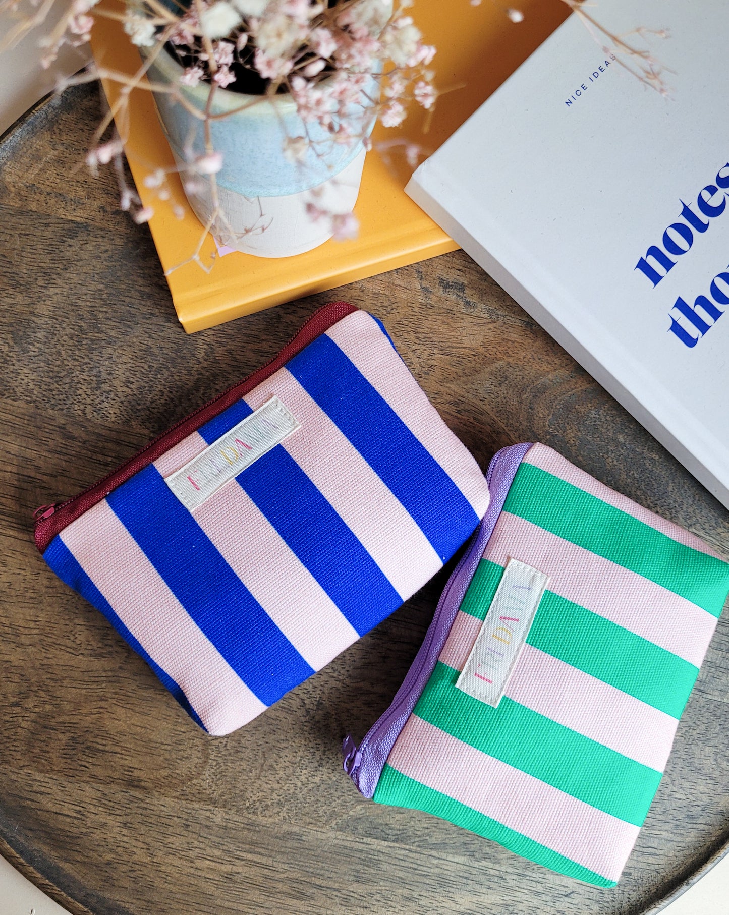 Mini bunte Schminktasche blau/rosa gestreifter Canvas, mit Boden, Maße 13x9x2 cm