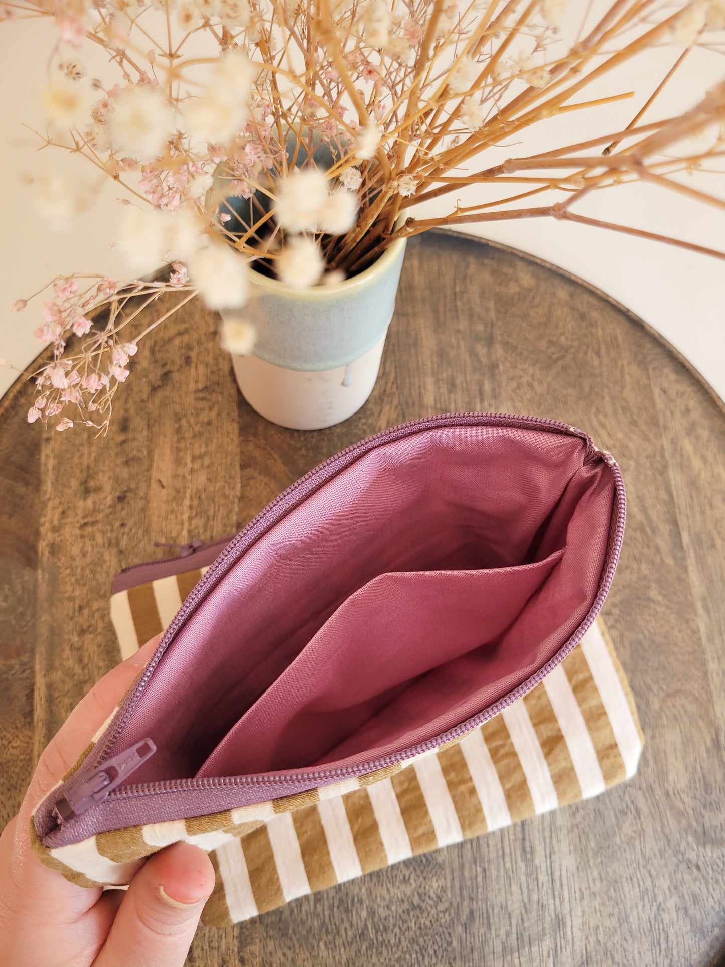 Große gestreifte Ocker/weiß Pouch, Seersucker Tasche mit Zipper  - 20 x13 cm