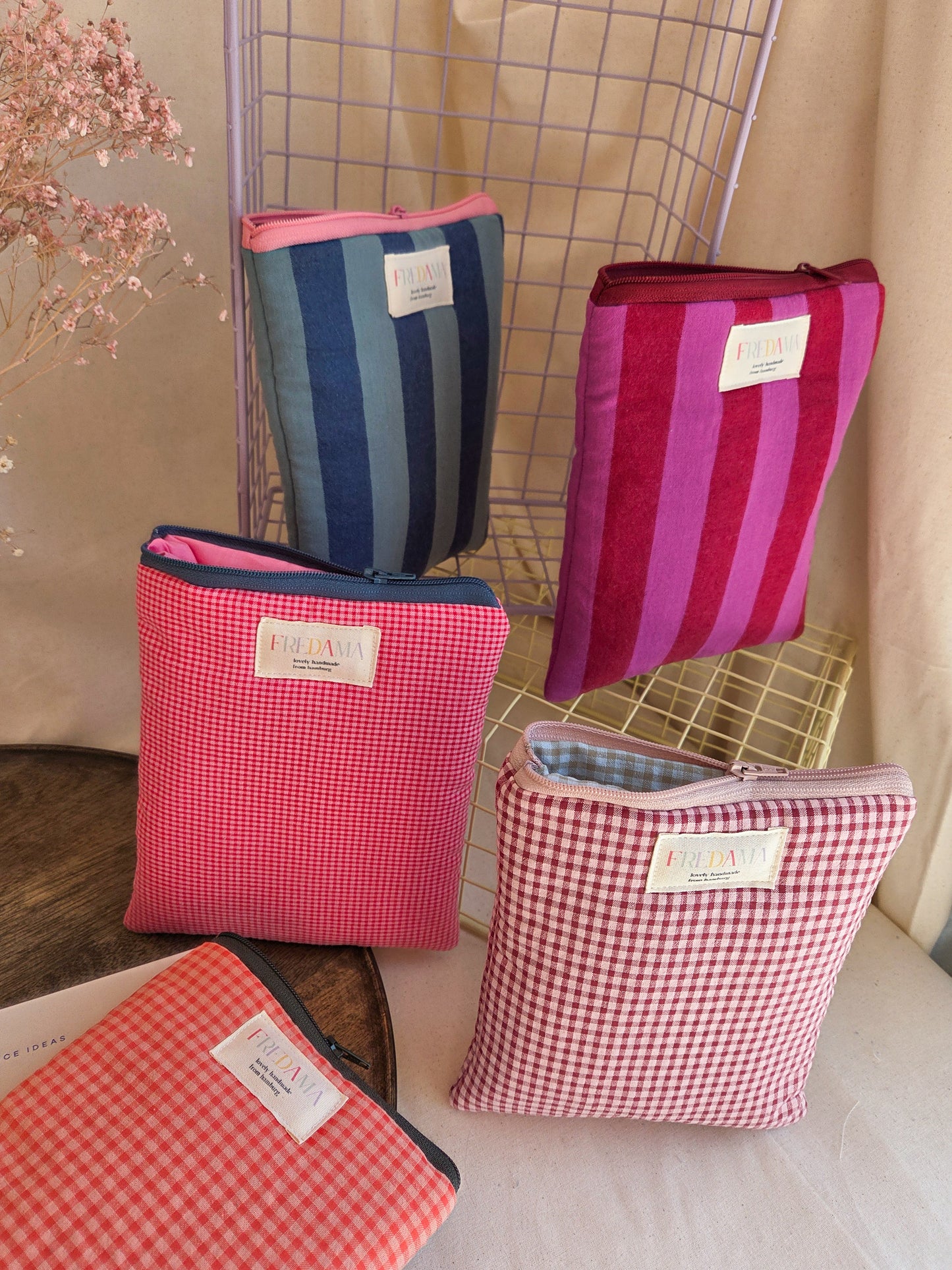 E-Reader / Laptop Tasche rot/rosa kariert, E-Book-Hülle mit Zipper, karierte / gestreifte Tasche für dein Notebook