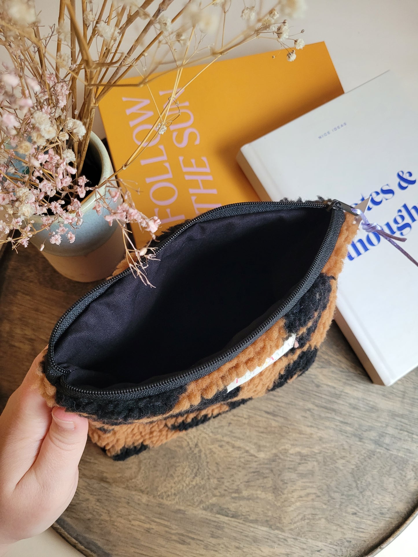 Große Tasche Leo-Print, Täschchen aus Kuschelstoff  - 20 x 13 cm