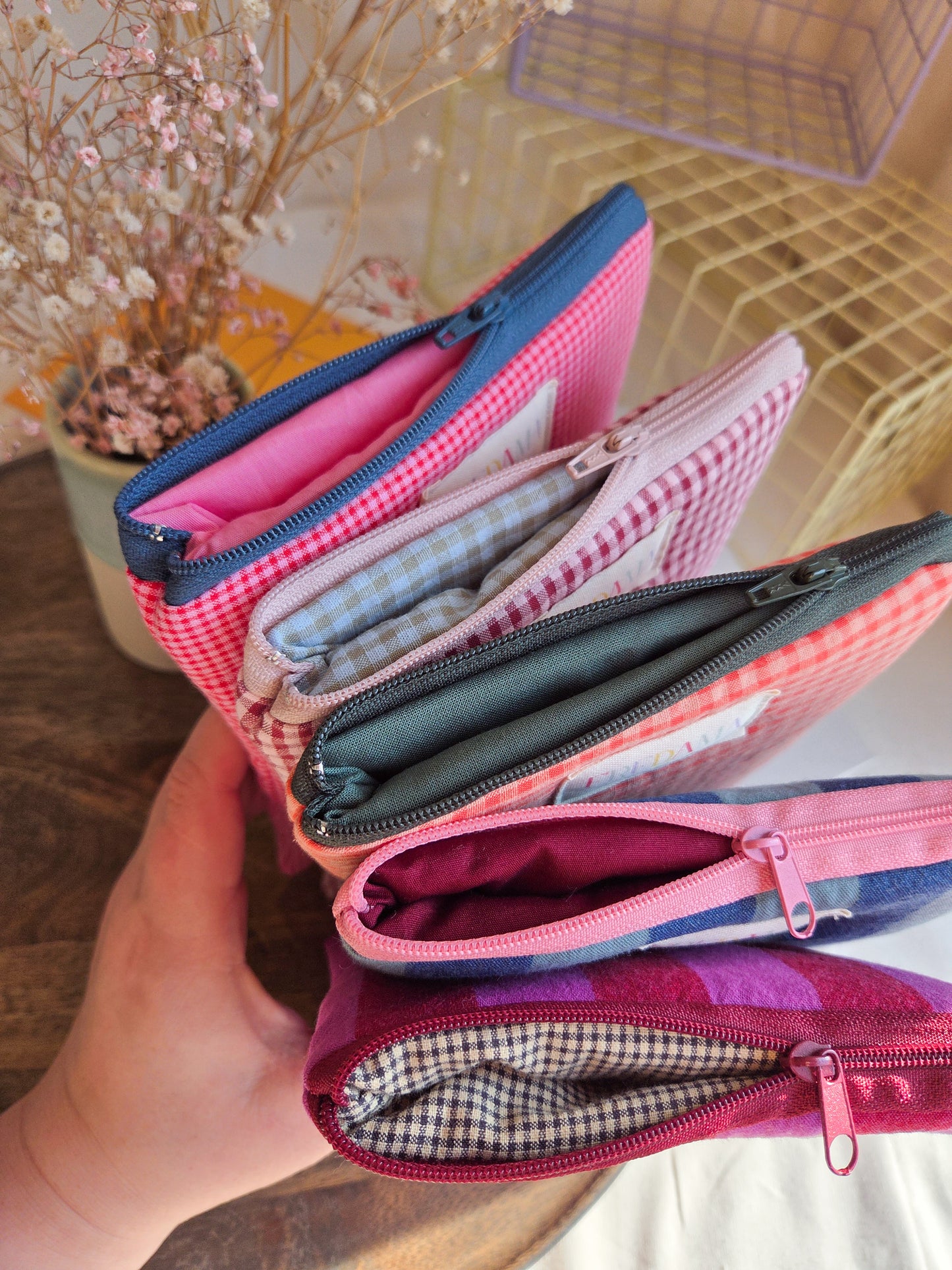 E-Reader / Laptop Tasche rot/rosa kariert, E-Book-Hülle mit Zipper, karierte / gestreifte Tasche für dein Notebook