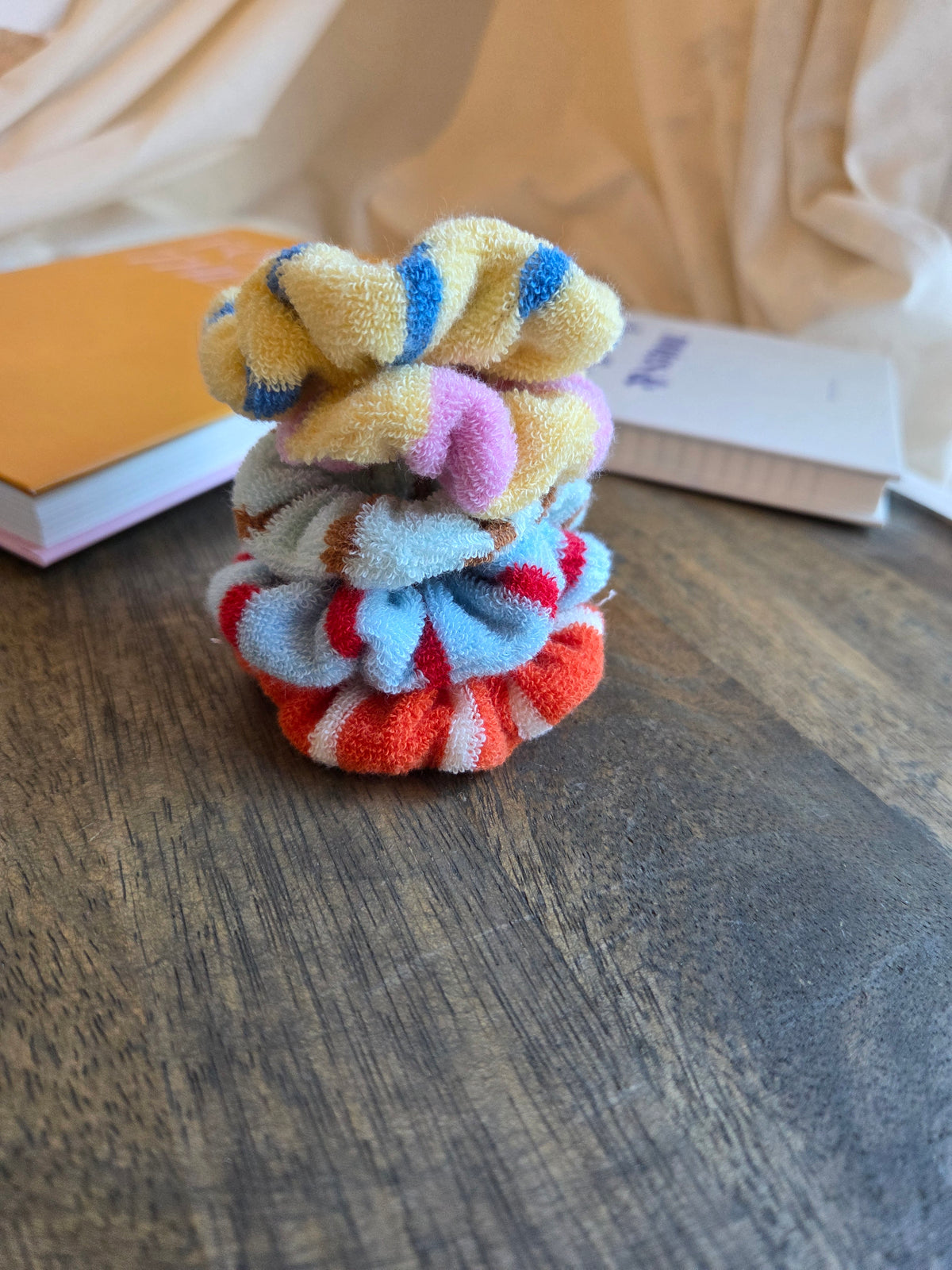 Gestreifte mini Frottee Scrunchies
