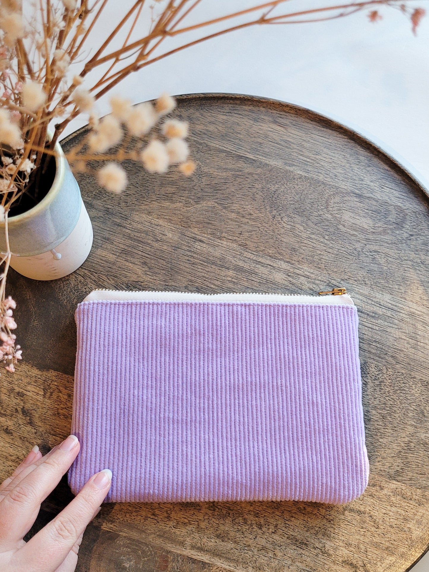 mittelgroße Cord Pouch in lila mit Metall-Zipper - 20x13 cm