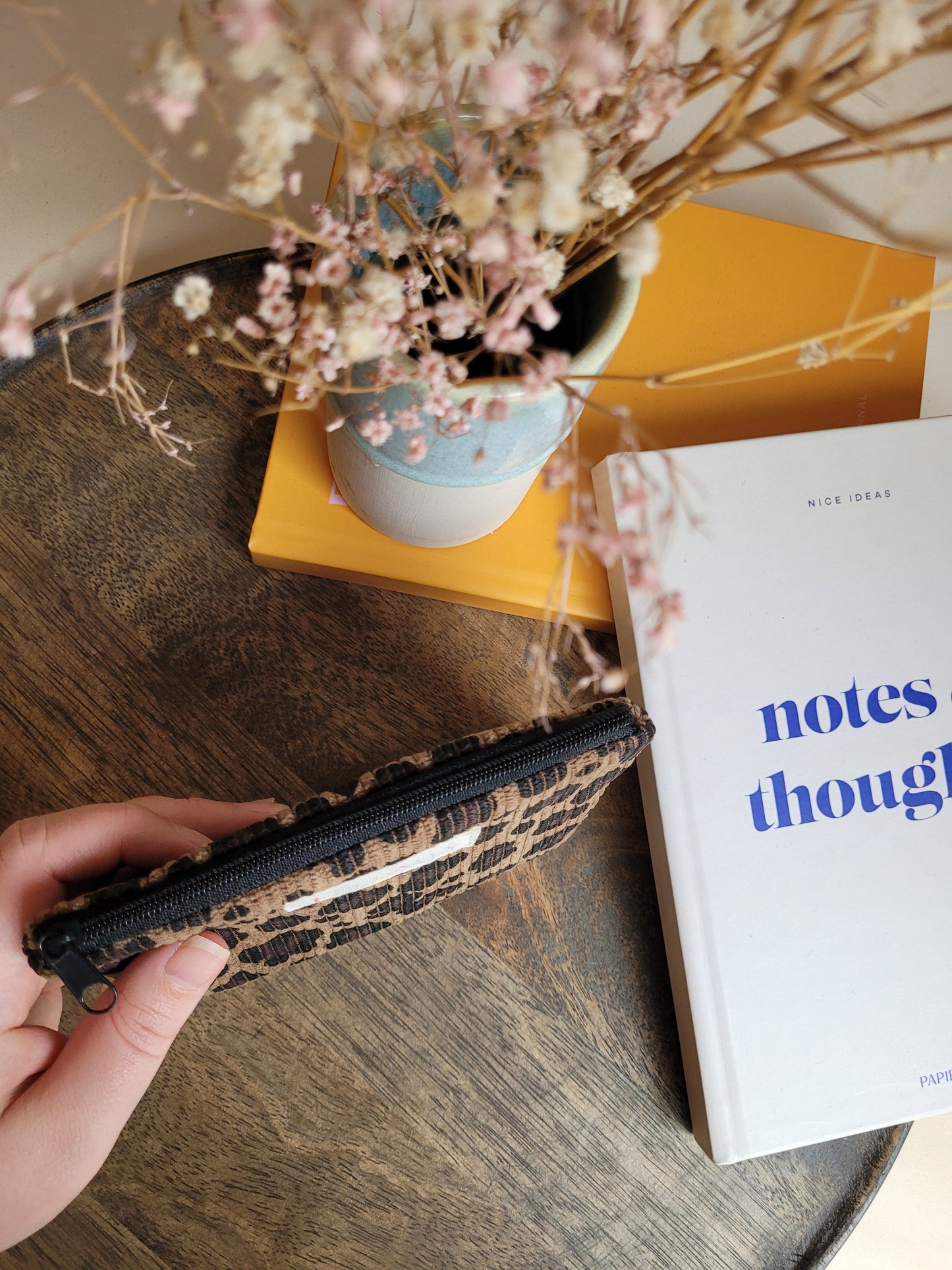 Leo-Print dunkles Kosmetiktäschchen, Cord-Tasche mit Zipper, 14x10x2 cm