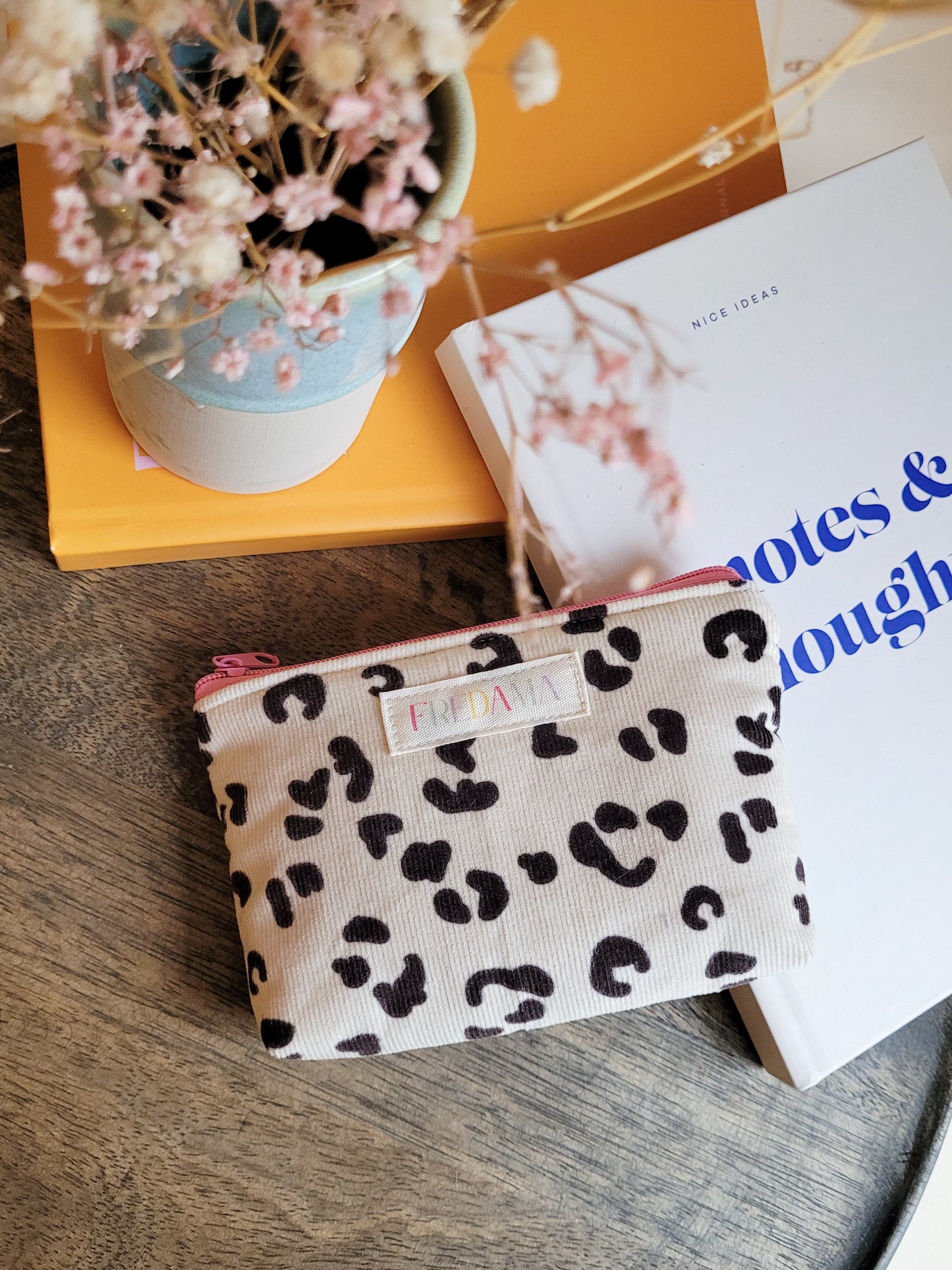 Leo-Print weiß Kosmetiktäschchen, Cord-Tasche mit Zipper, mehrere Größen