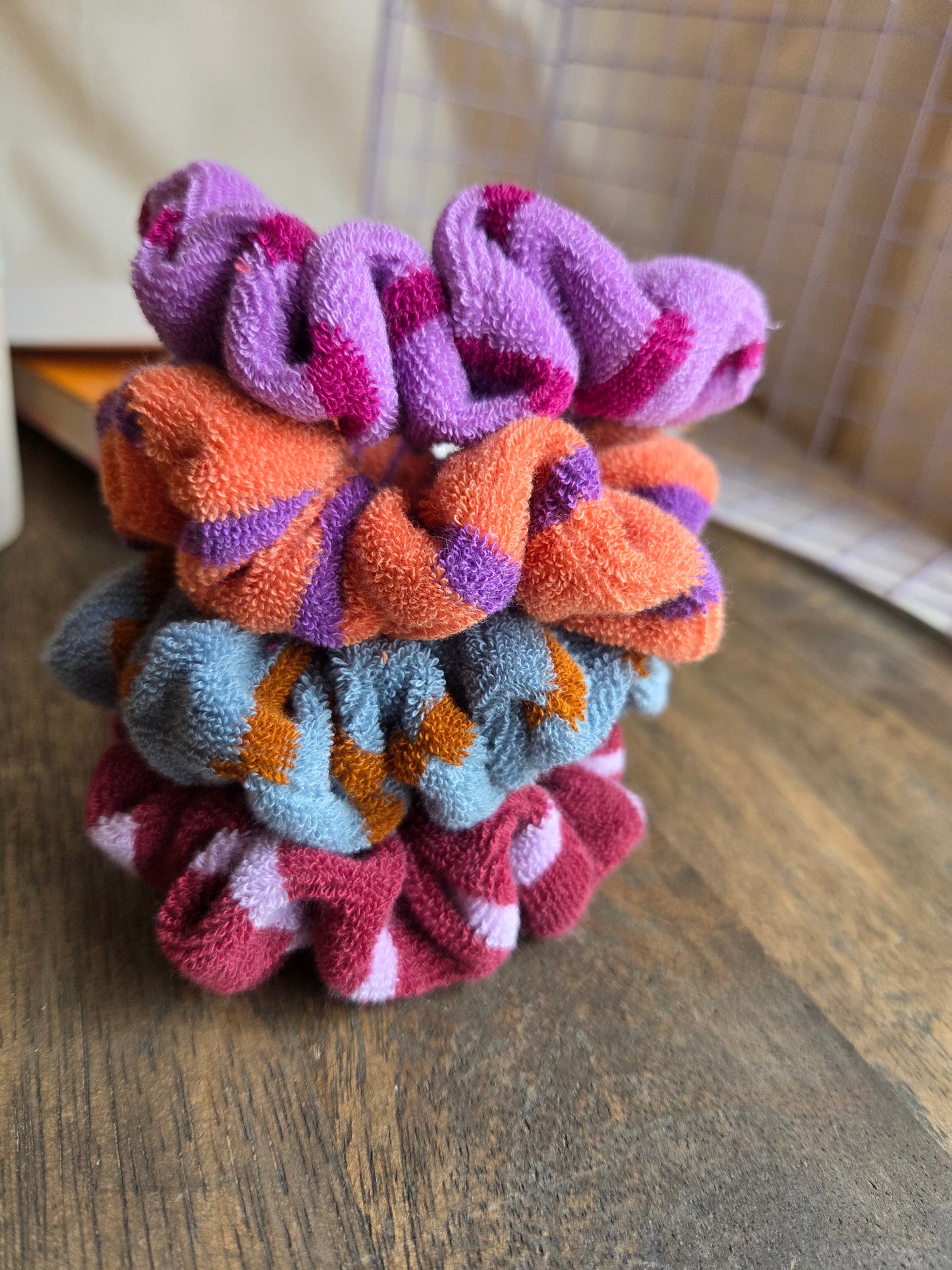 Skinny Frottee Scrunchie, gestreifte Handtuch Haargummis